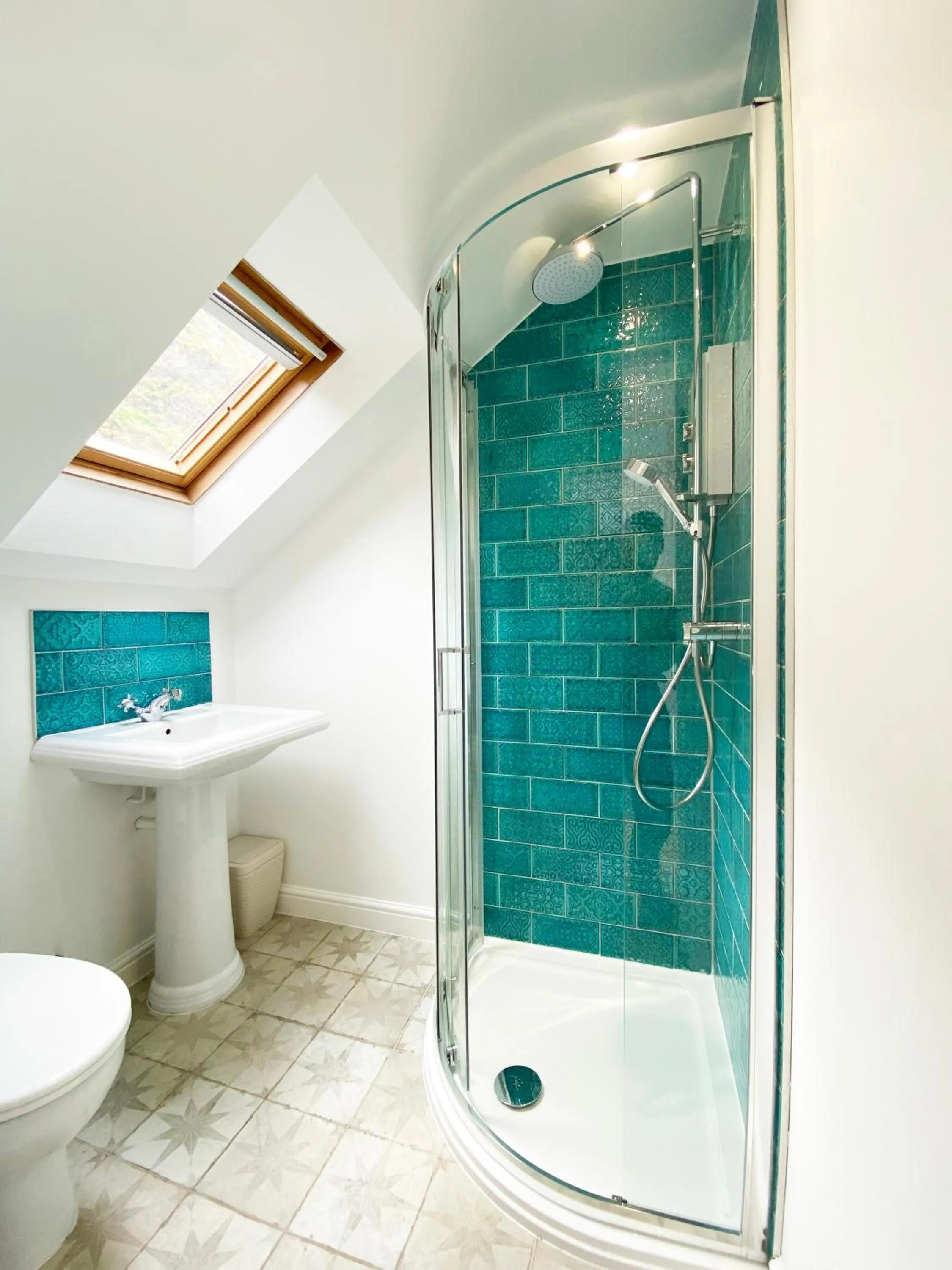 Shower in Tolcarne Beach Apartments