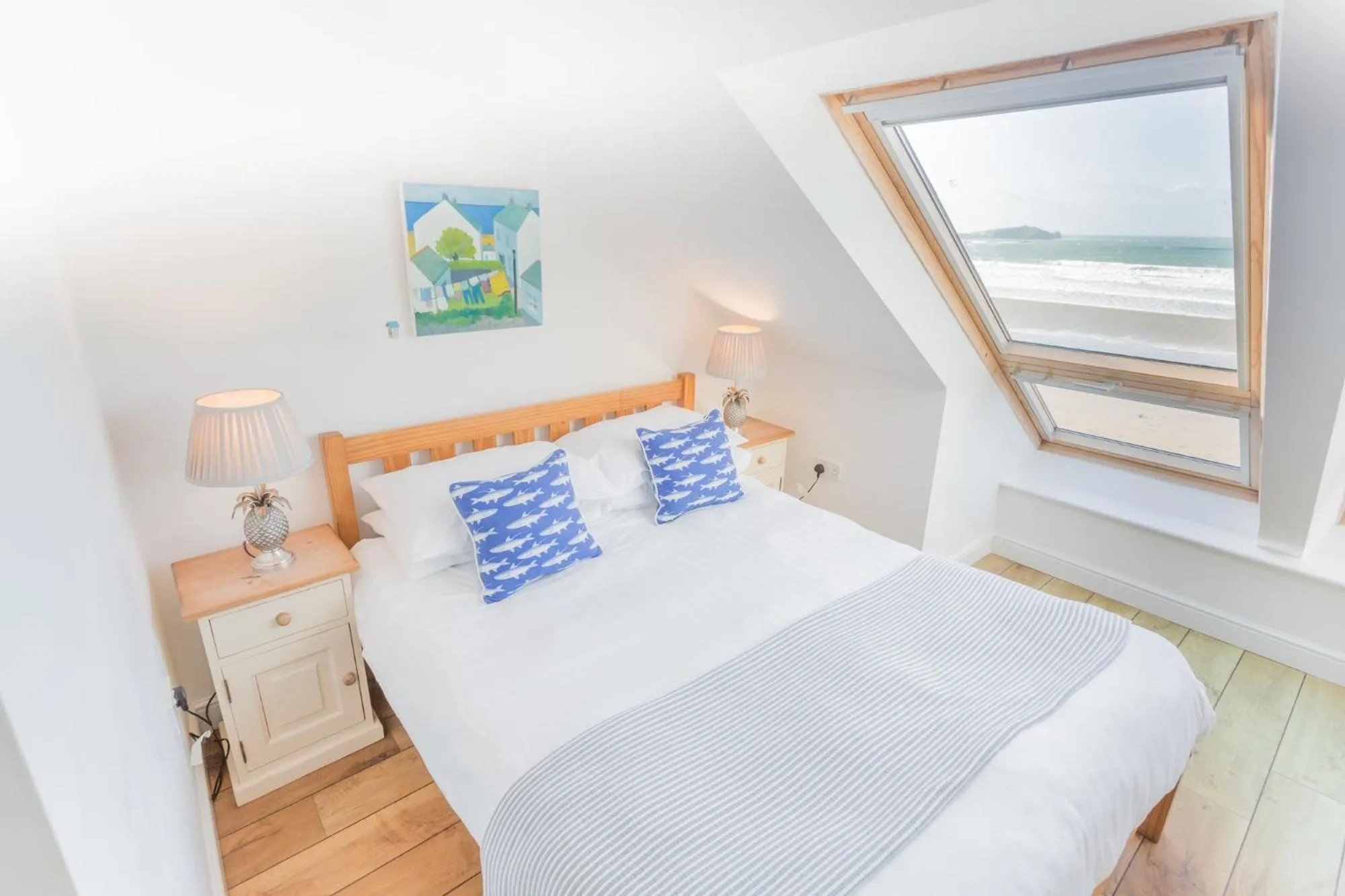 Bed in Tolcarne Beach Apartments