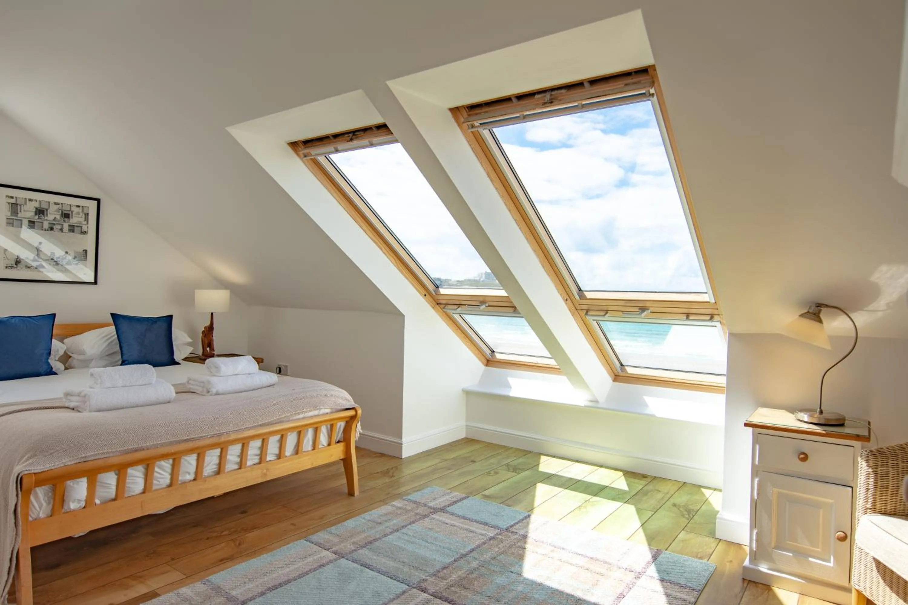 Beach, Bed in Tolcarne Beach Apartments