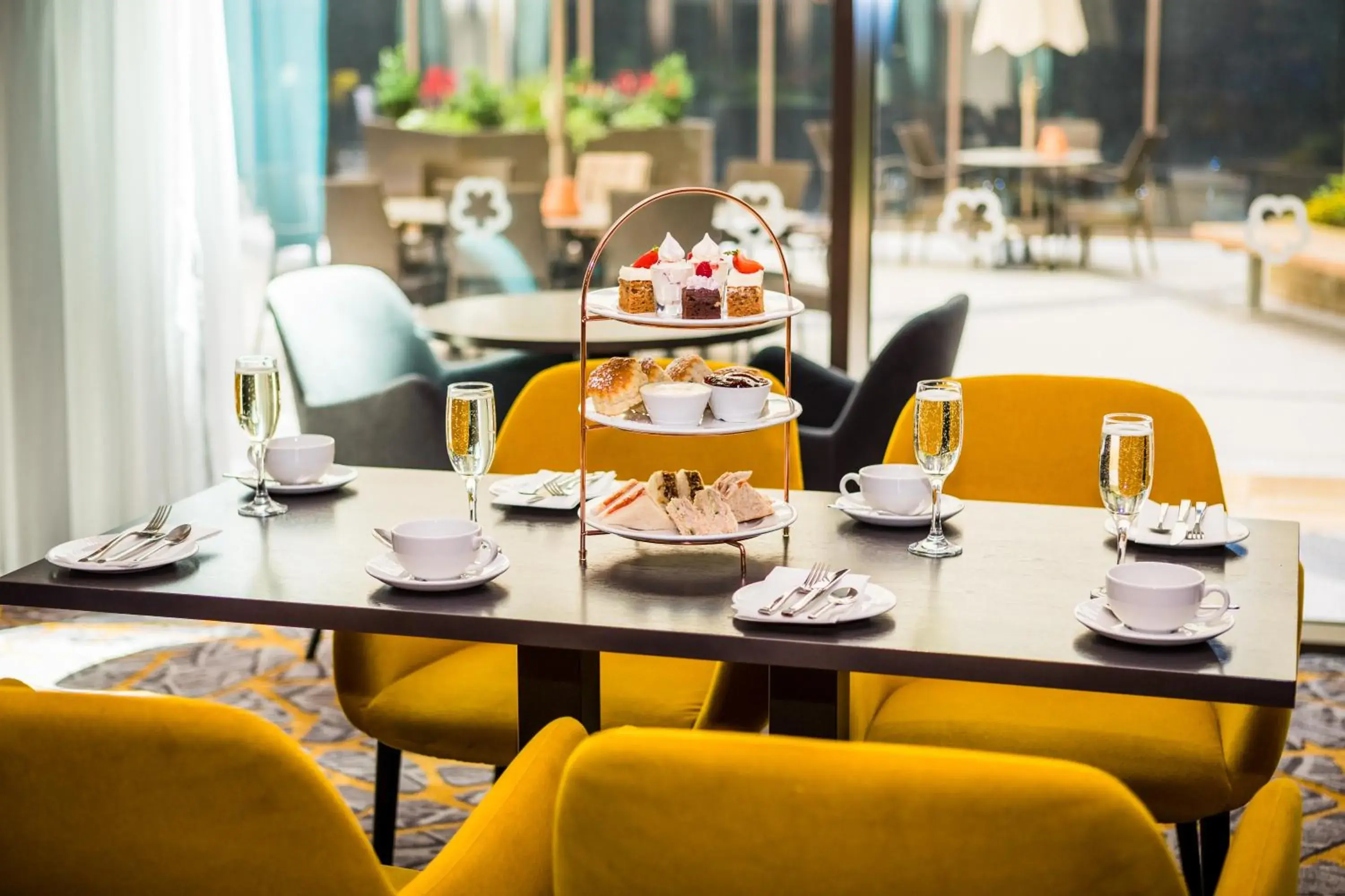 Restaurant/places to eat in Maldron Hotel Newcastle Restaurant/places to eat in Maldron Hotel Newcastle