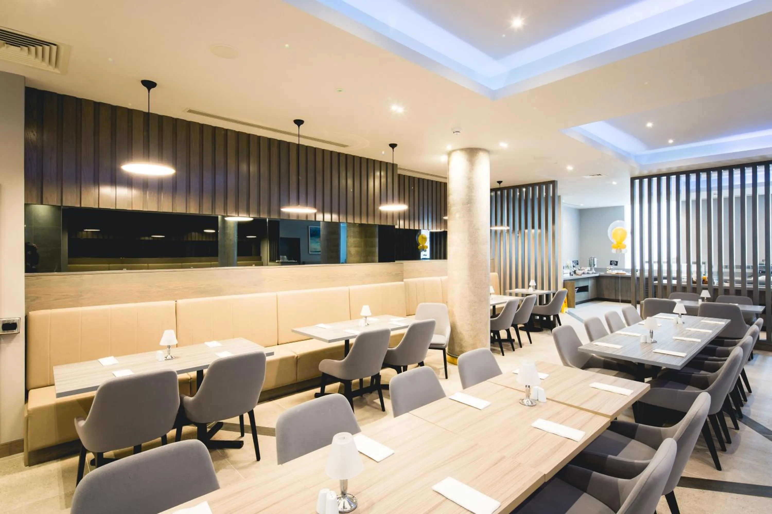 Restaurant/places to eat in Maldron Hotel Newcastle