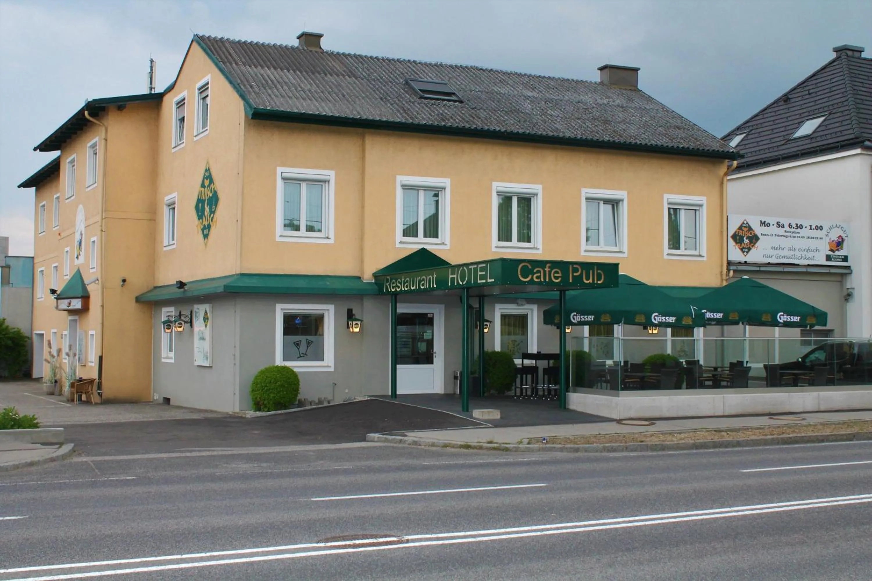 Property building in Schlafgut
