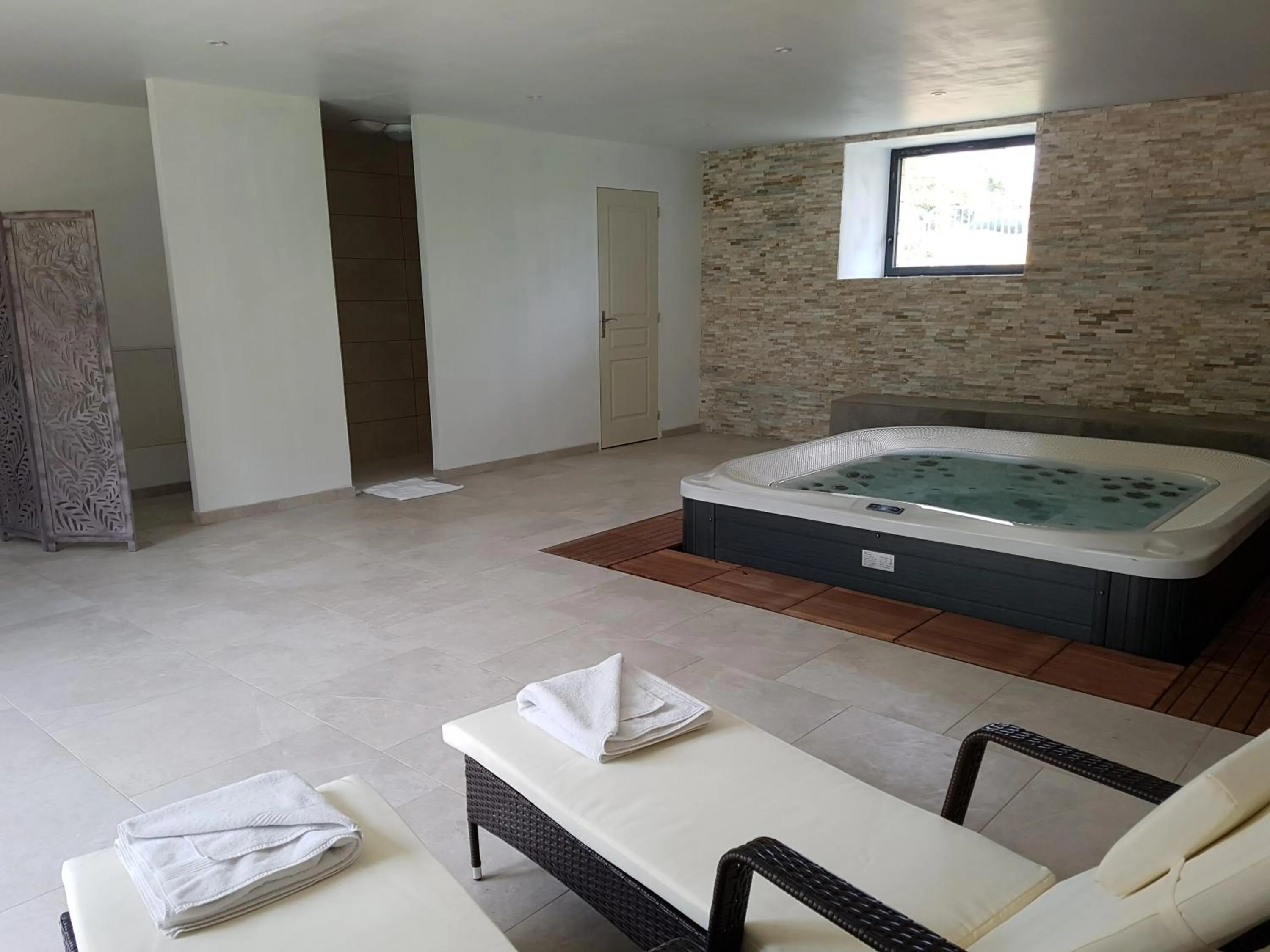 Hot Tub in Domaine de la Fauvriere