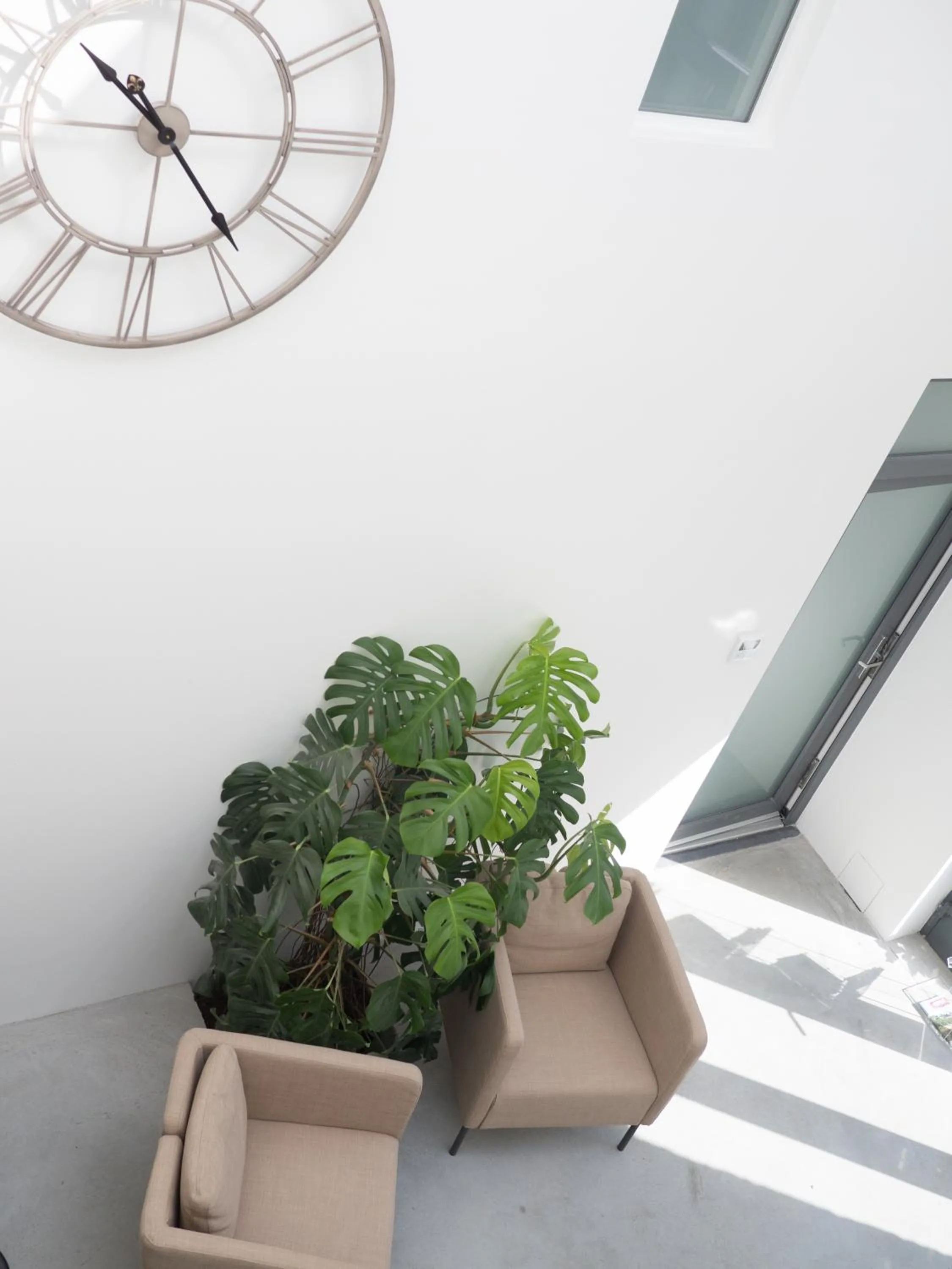 Communal lounge/ TV room in Au jardin des Vennes