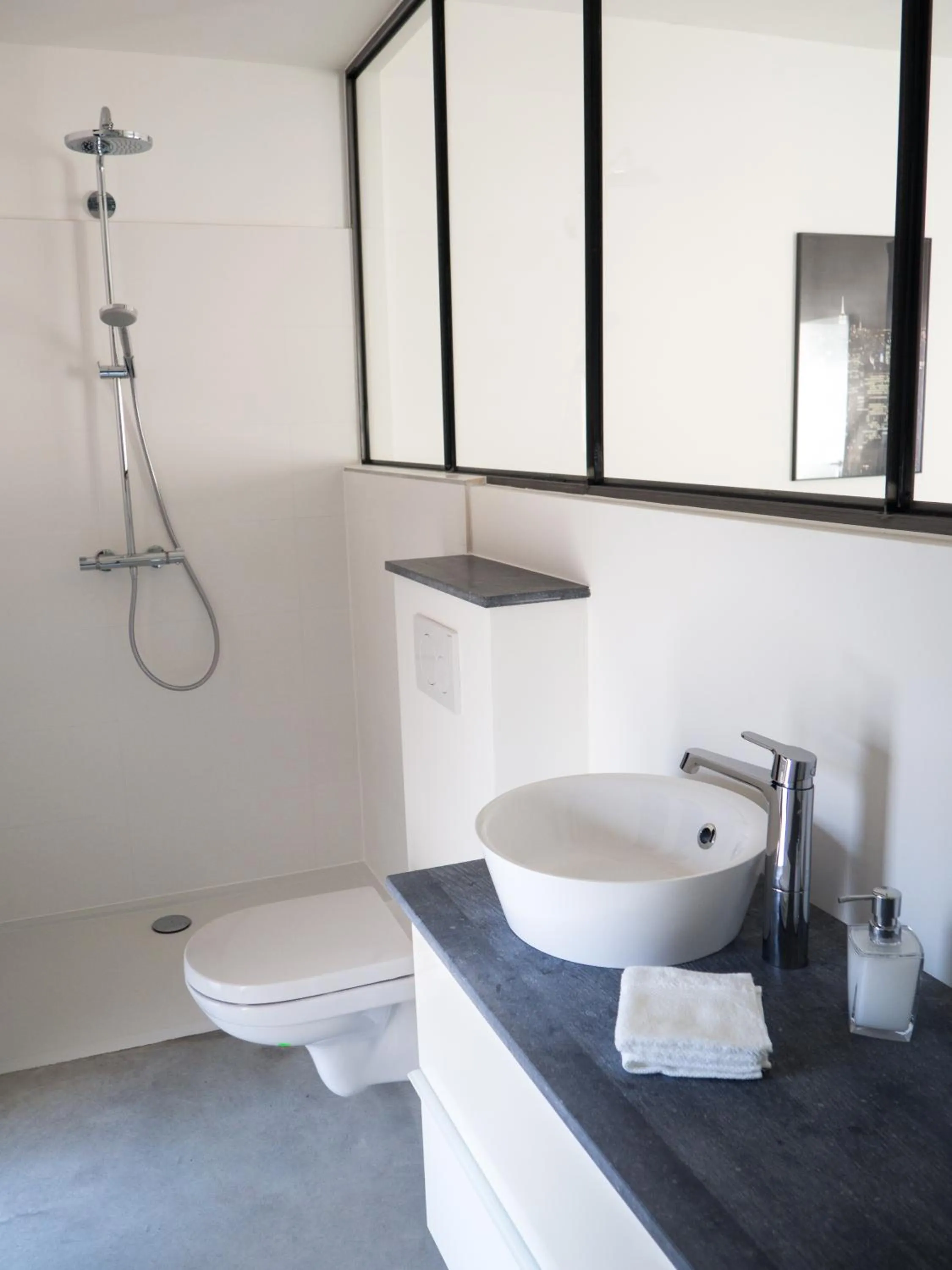 Shower in Au jardin des Vennes