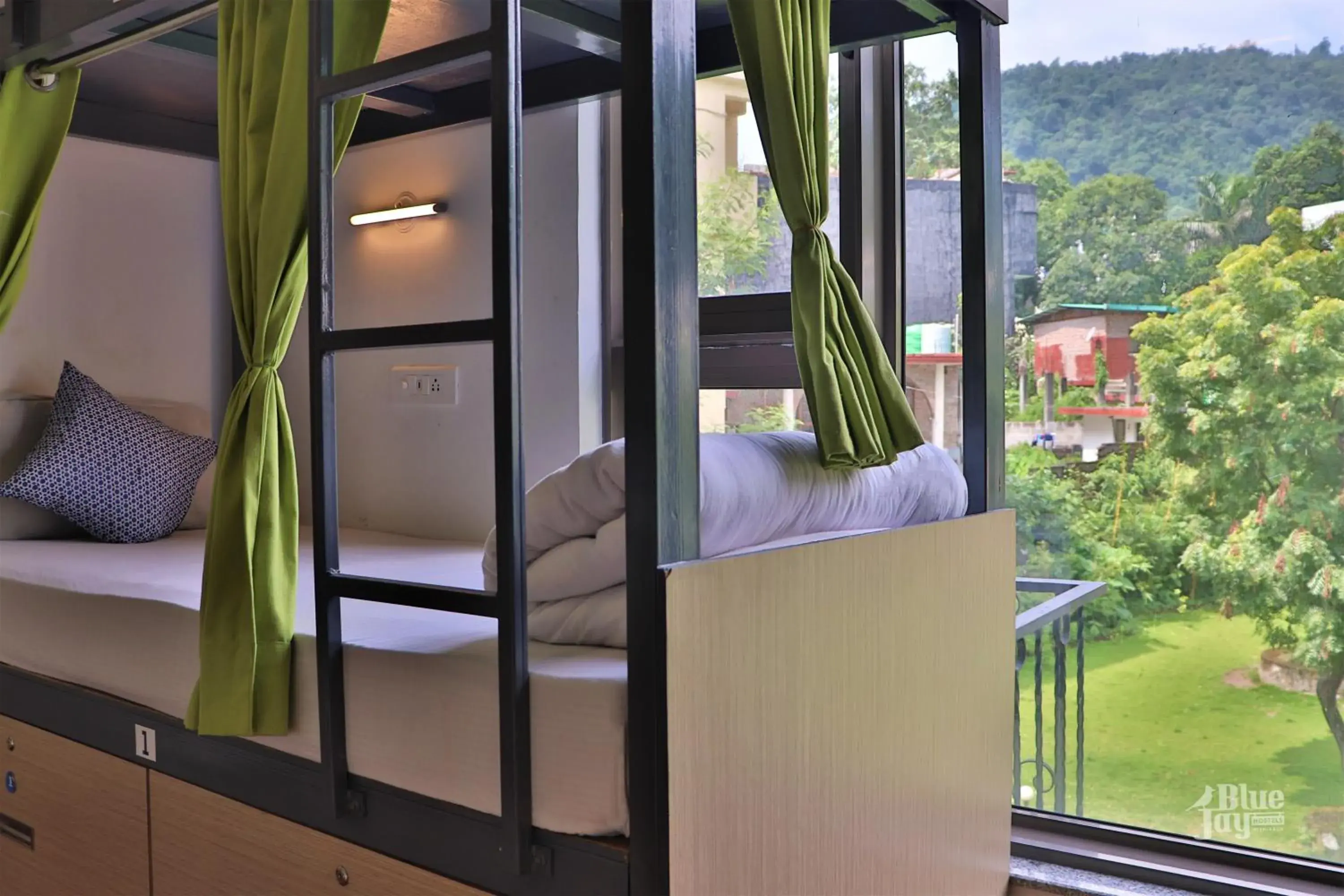 Garden view in The Blue Jay Hostel - Dorms & Rooms Garden view in The Blue Jay Hostel - Dorms & Rooms