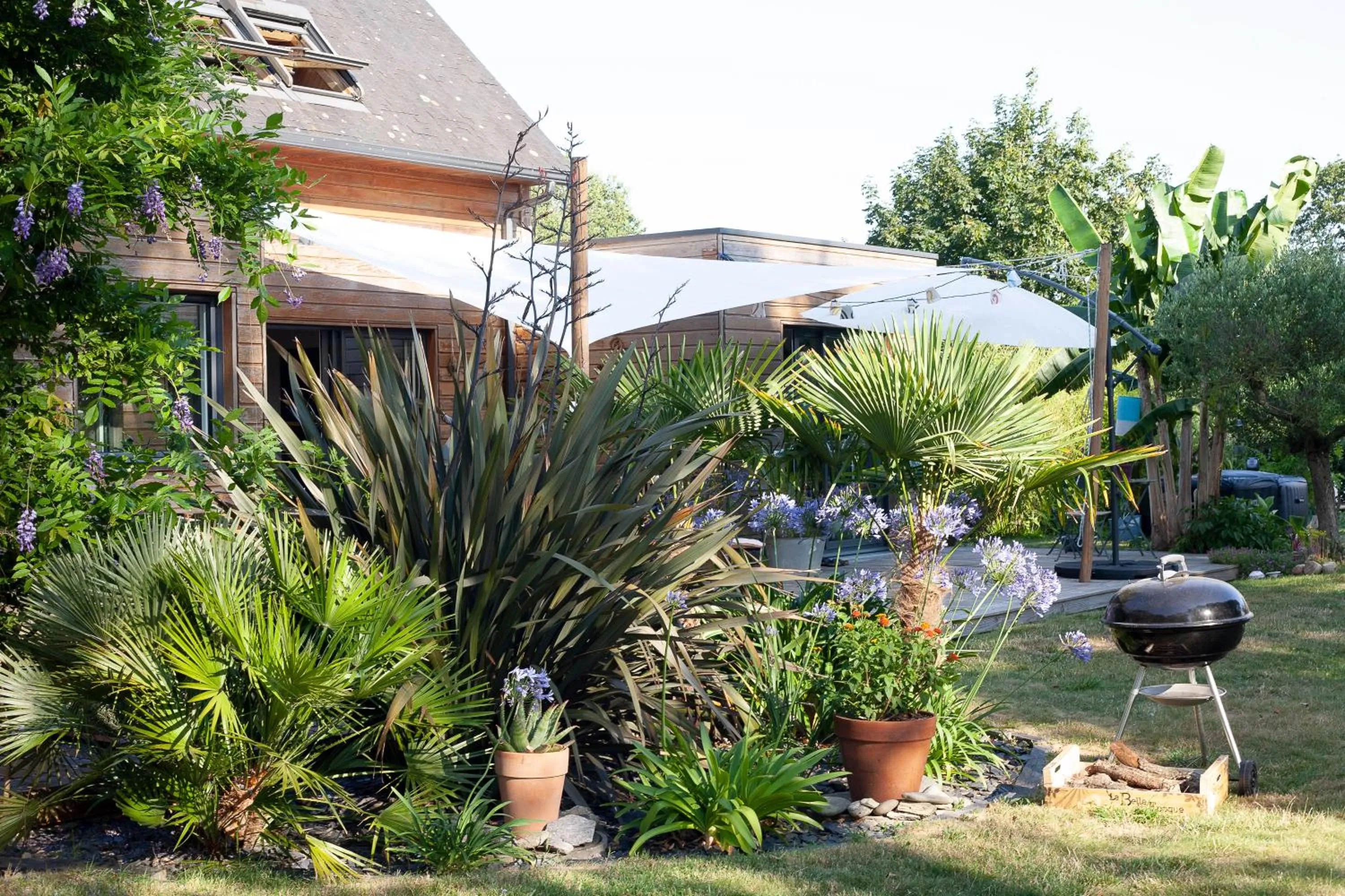 Patio in L'Oustaou du Bodo