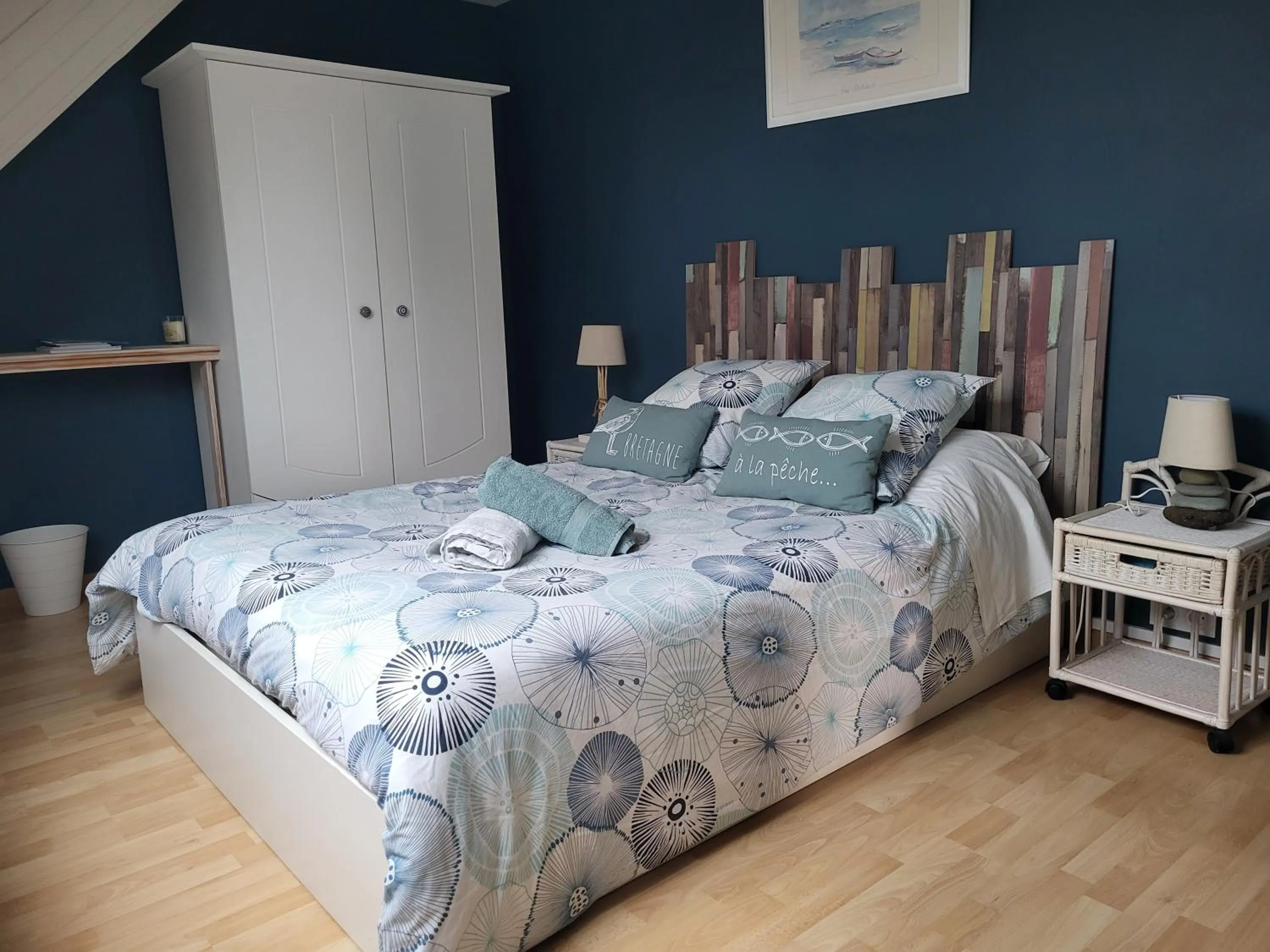 Bedroom, Bed in L'Oustaou du Bodo