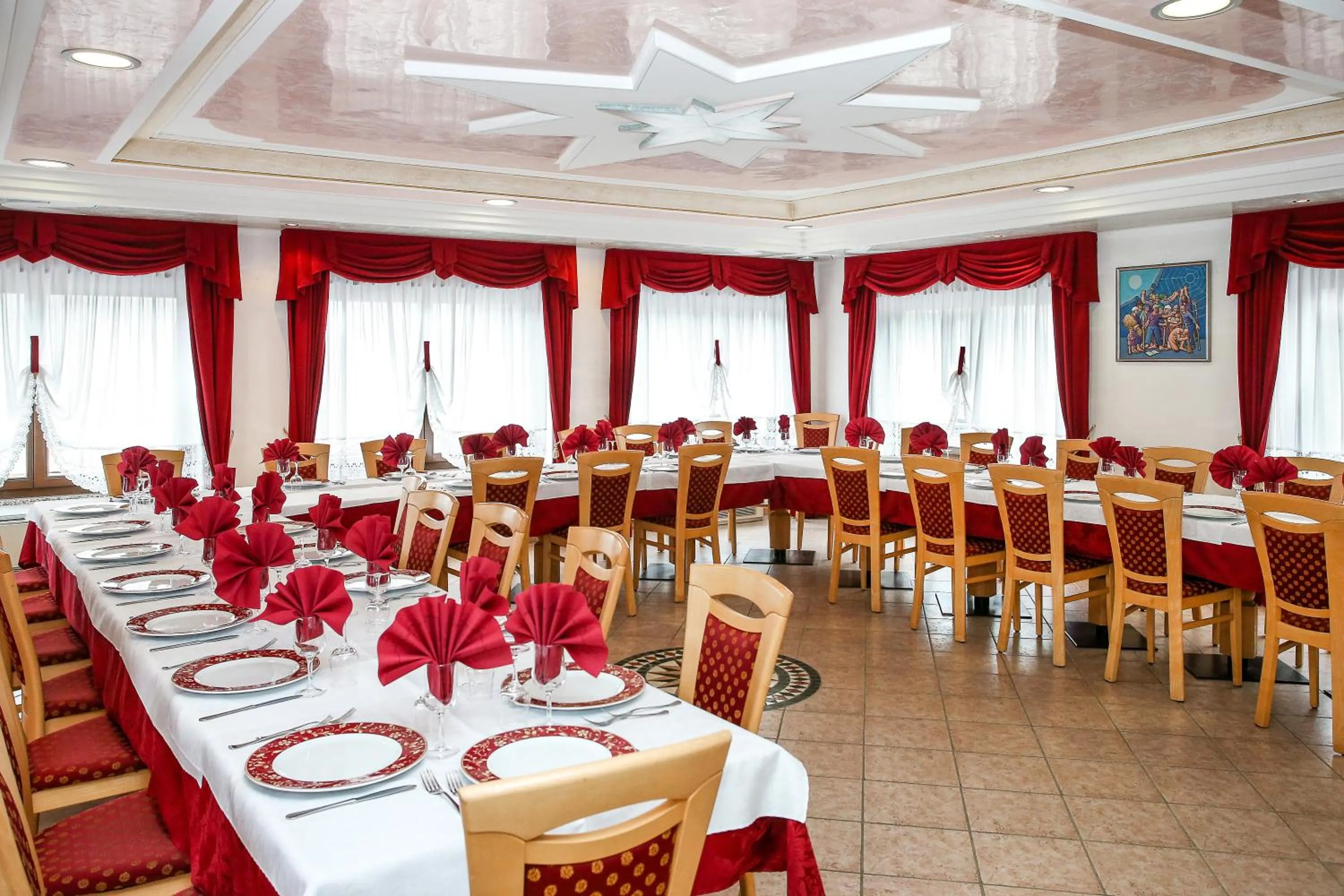 Restaurant/places to eat in Albergo Alla Comparsa