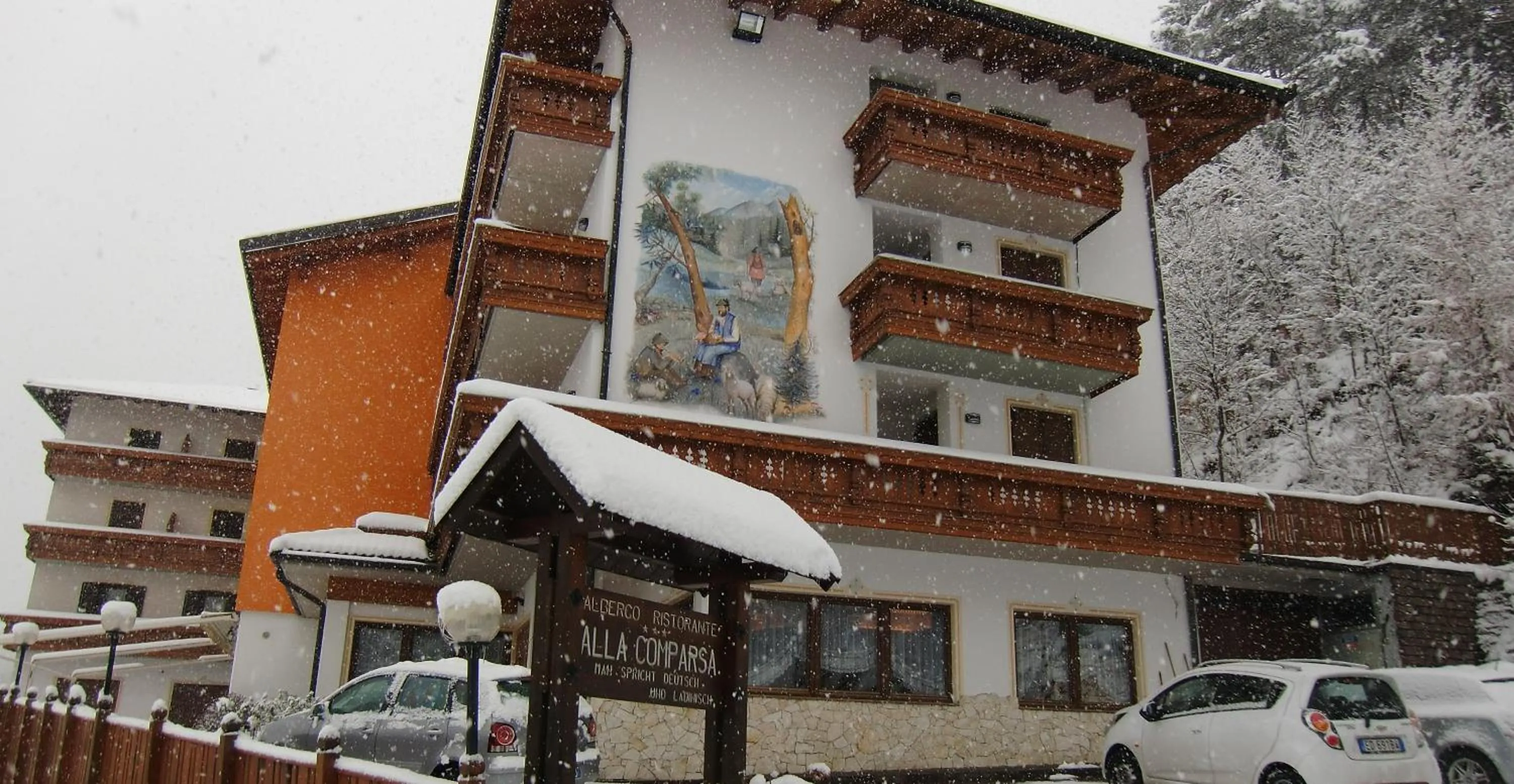 Facade/entrance in Albergo Alla Comparsa