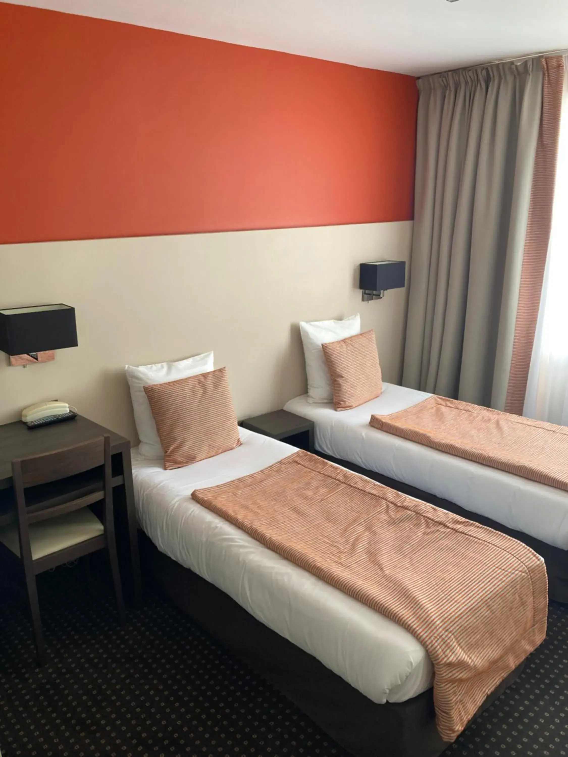 Standard Twin Room in Hotel Georges Standard Twin Room in Hotel Georges