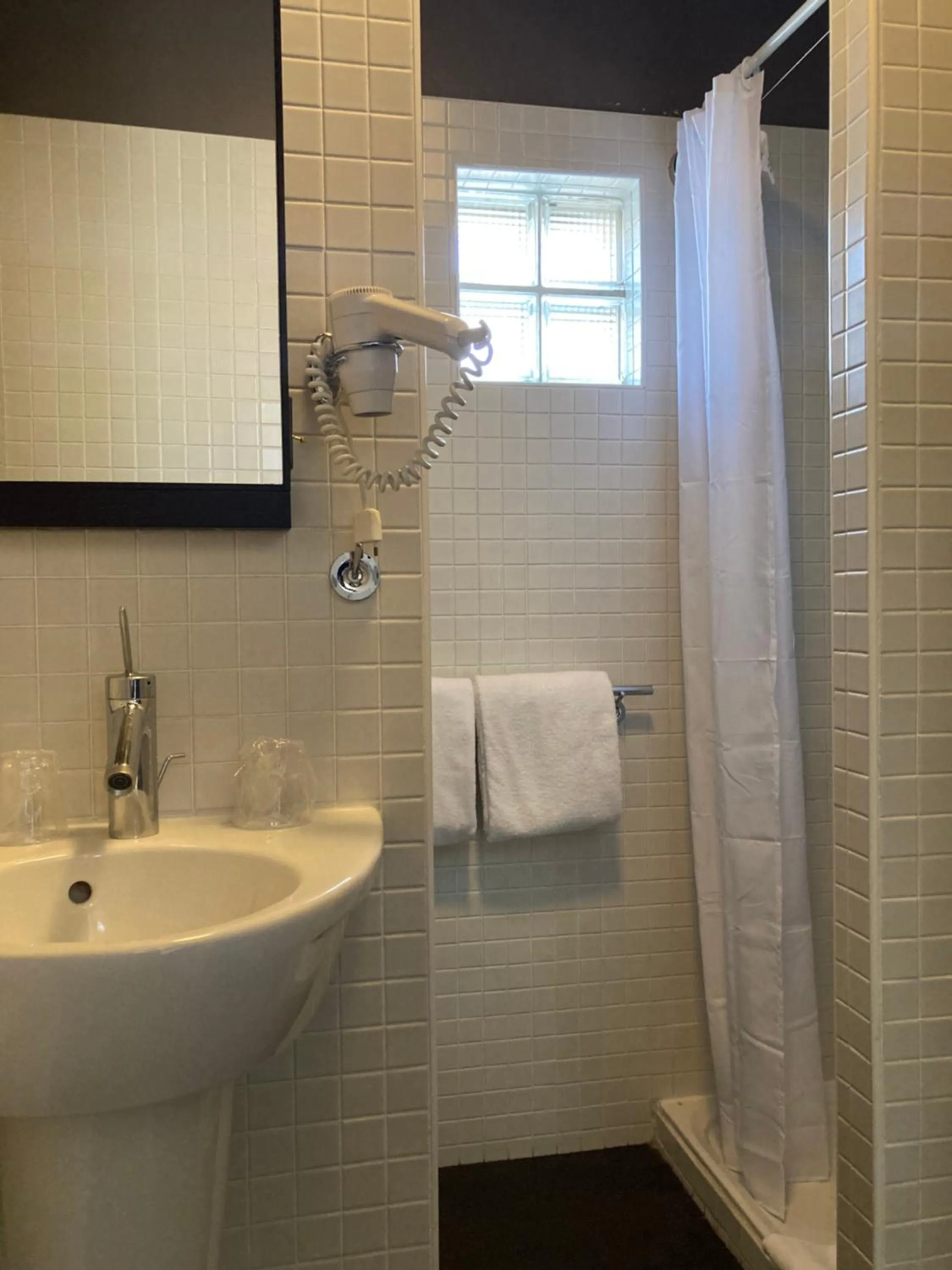 Bathroom in Hotel Georges