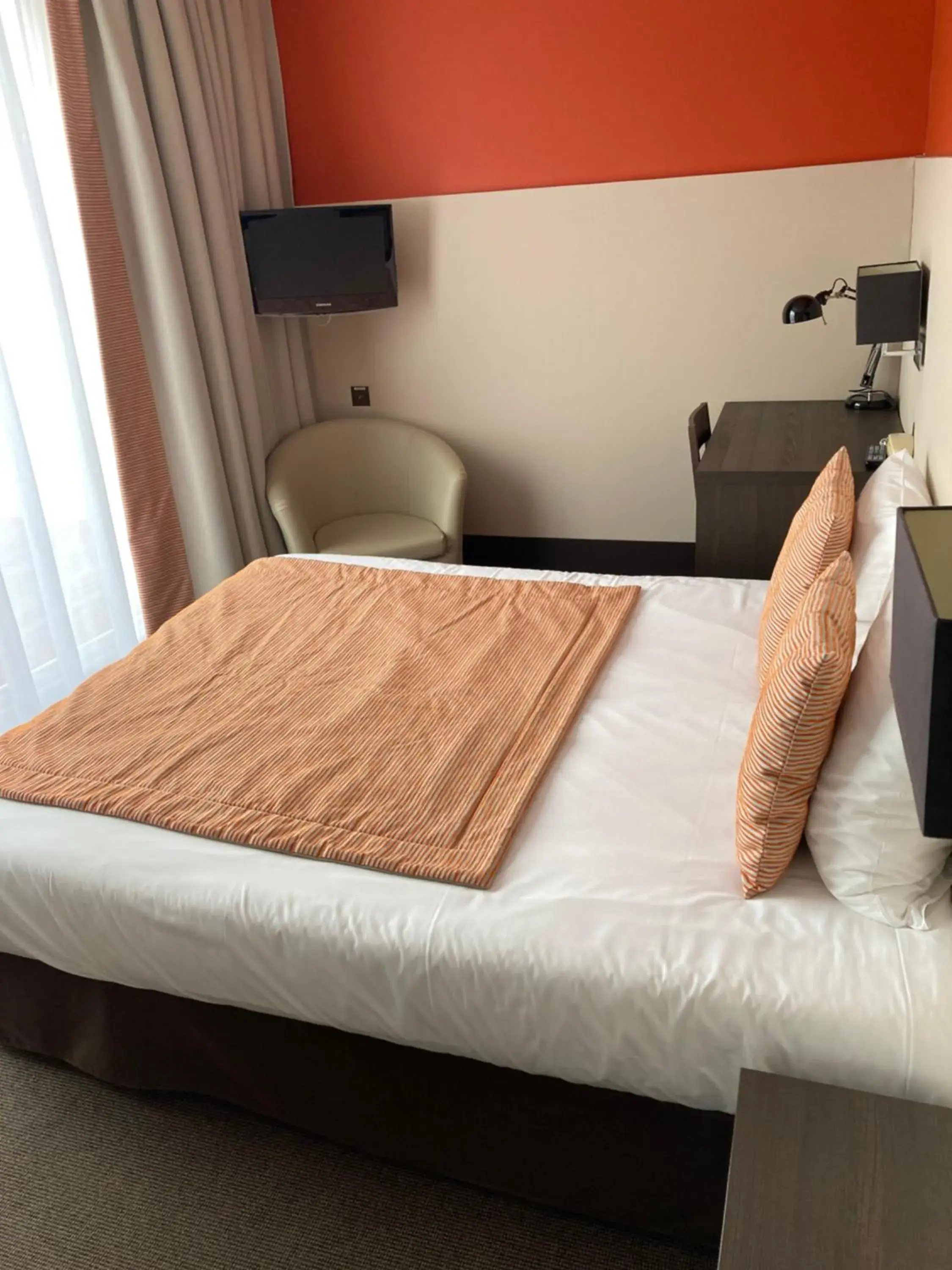 Superior Double Room with Balcony in Hotel Georges Superior Double Room with Balcony in Hotel Georges