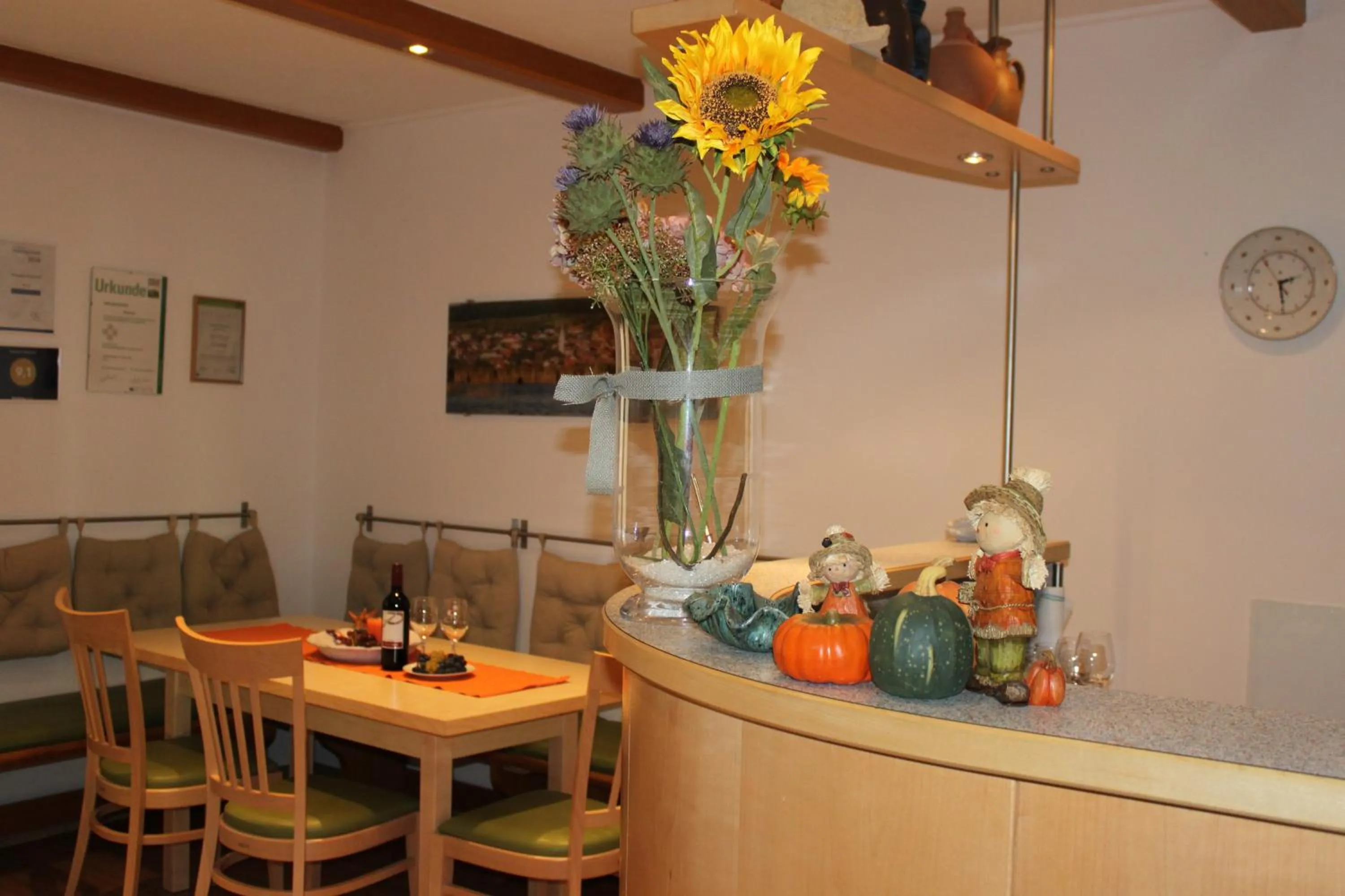 Communal lounge/ TV room in Pension Peterhof