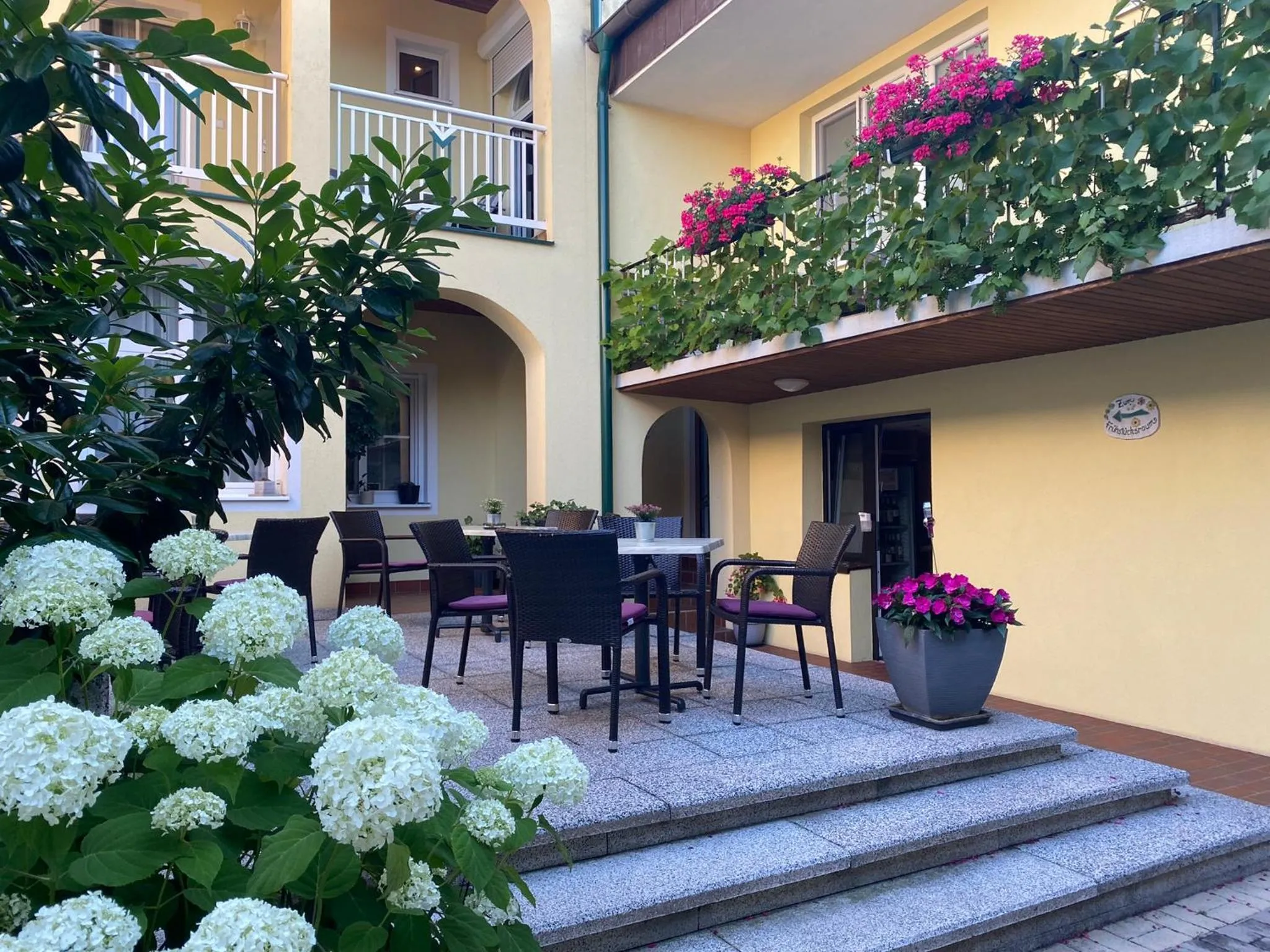 Property building in Pension Peterhof