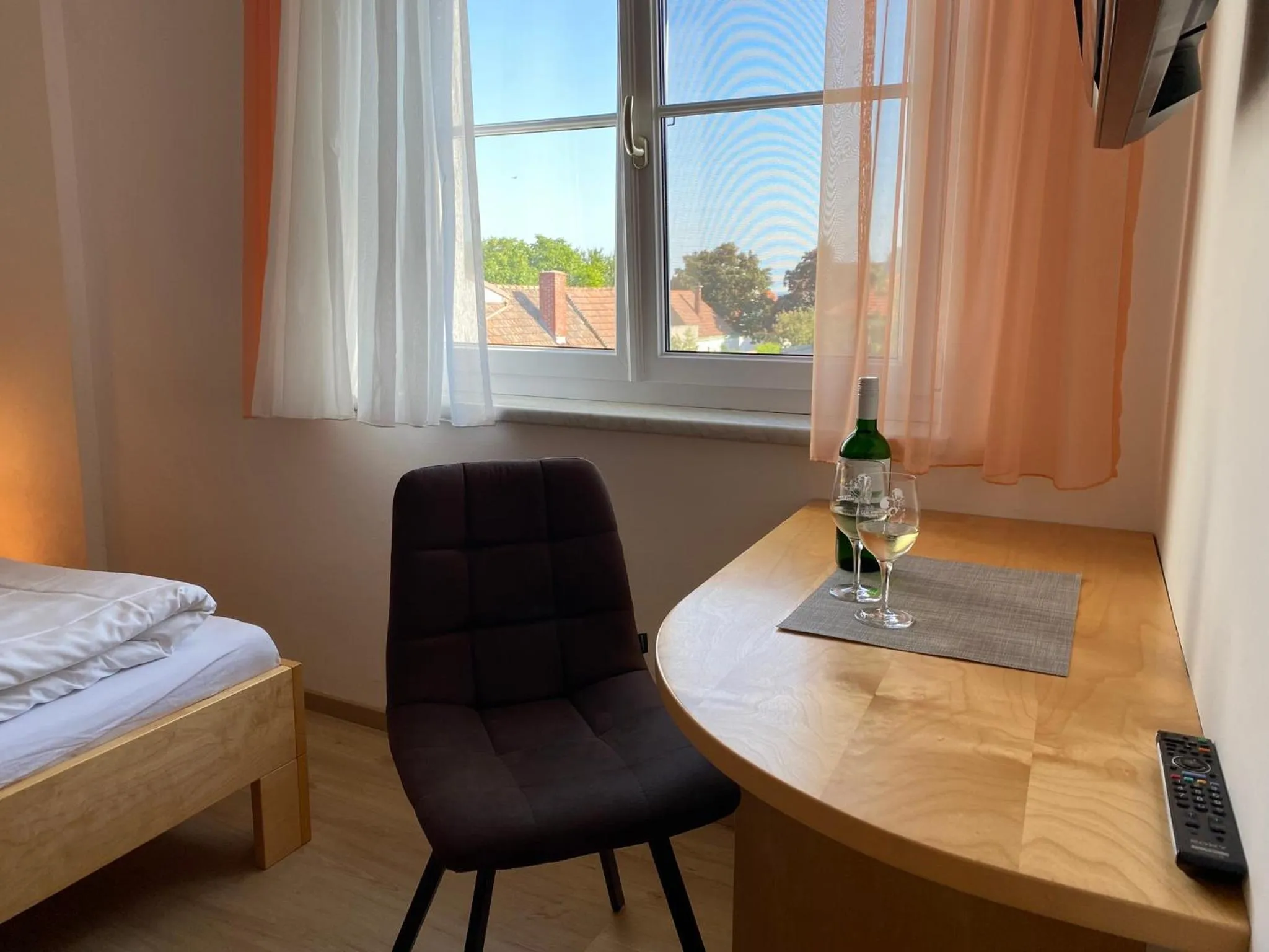 Photo of the whole room, Bed in Pension Peterhof