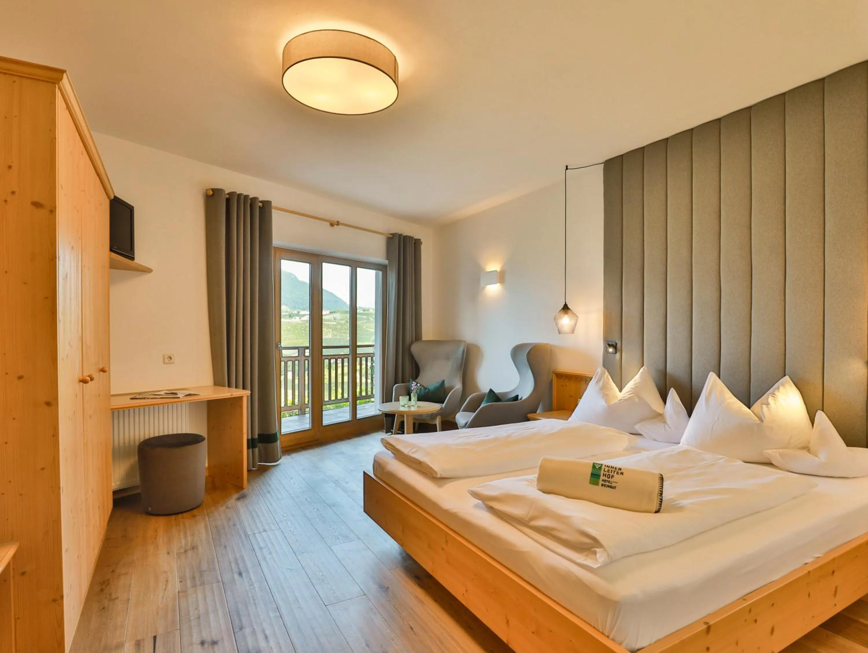 Photo of the whole room, Bed in Hotel Weingut Innerleiterhof