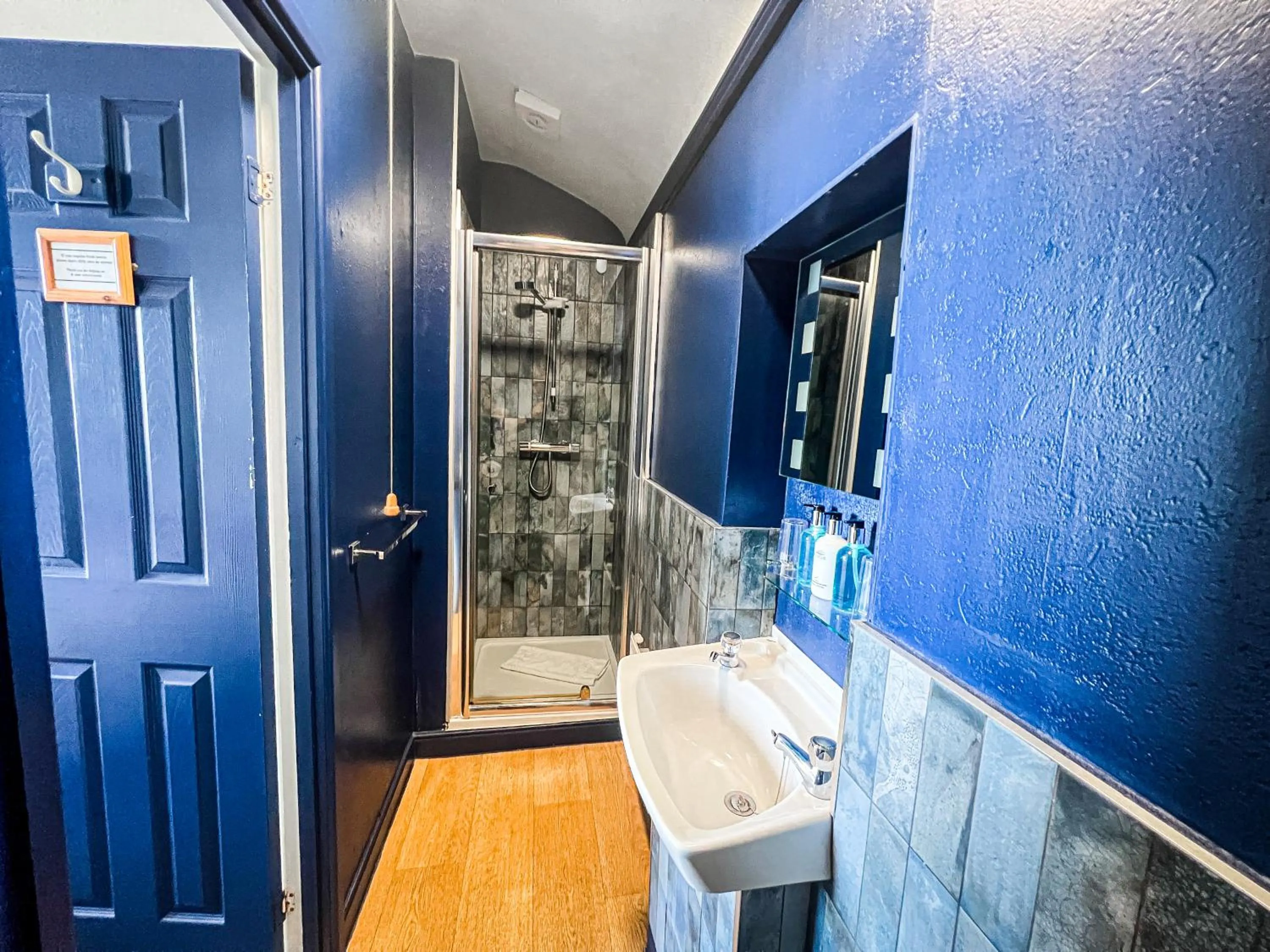 Shower in Rock House Hotel