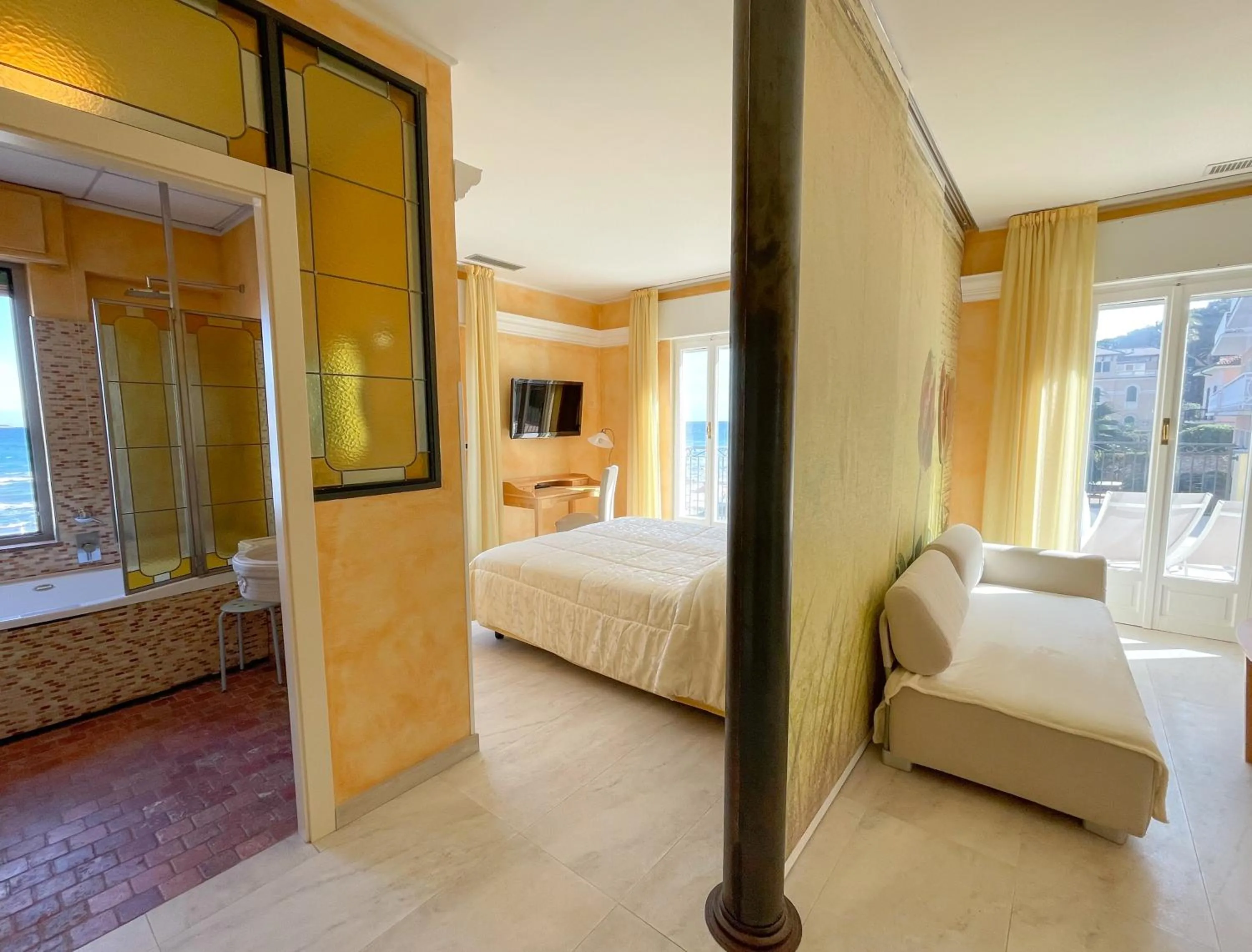 Bed in Jasmin Charme Hotel