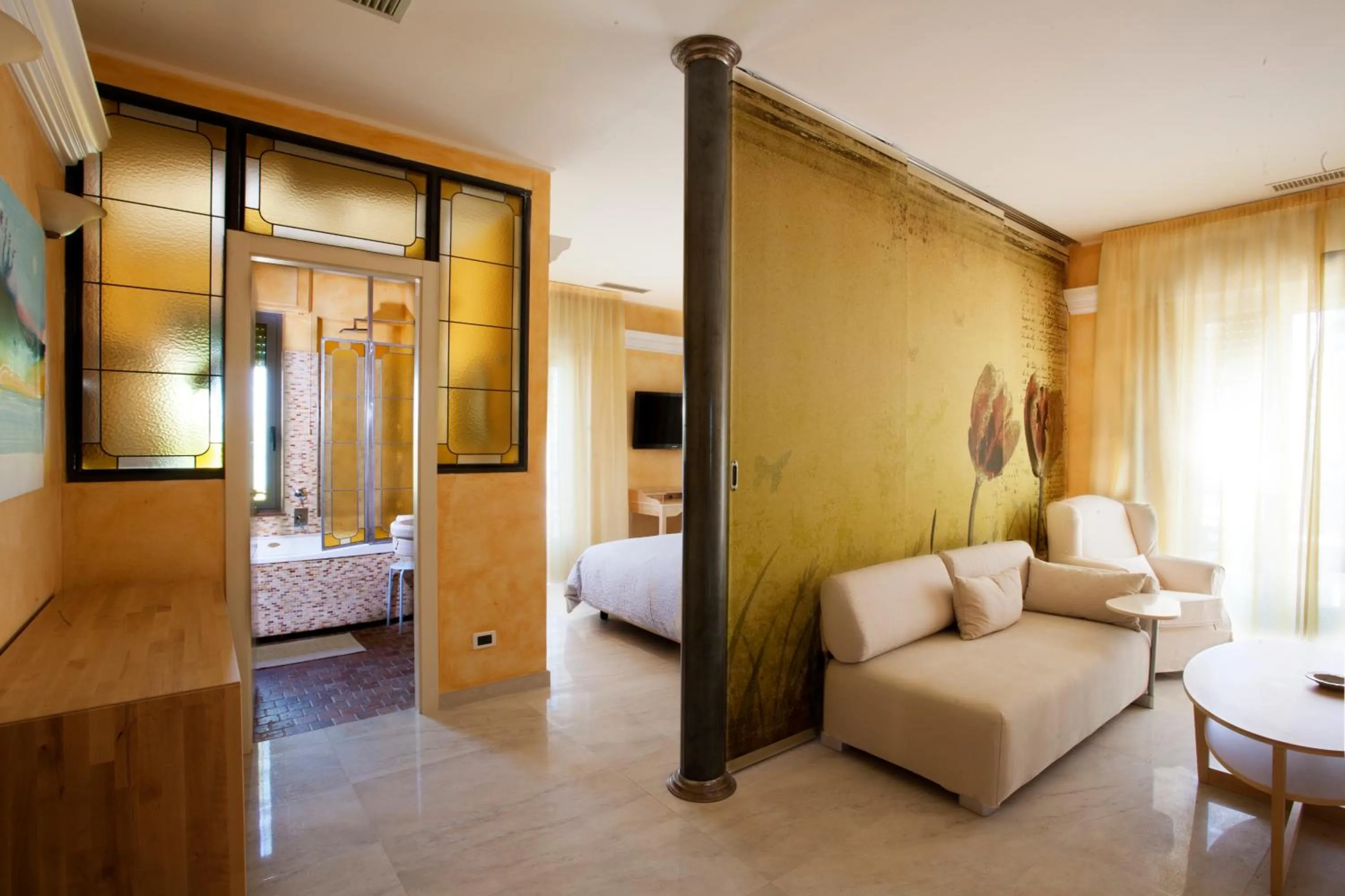 Bathroom, Bed in Jasmin Charme Hotel