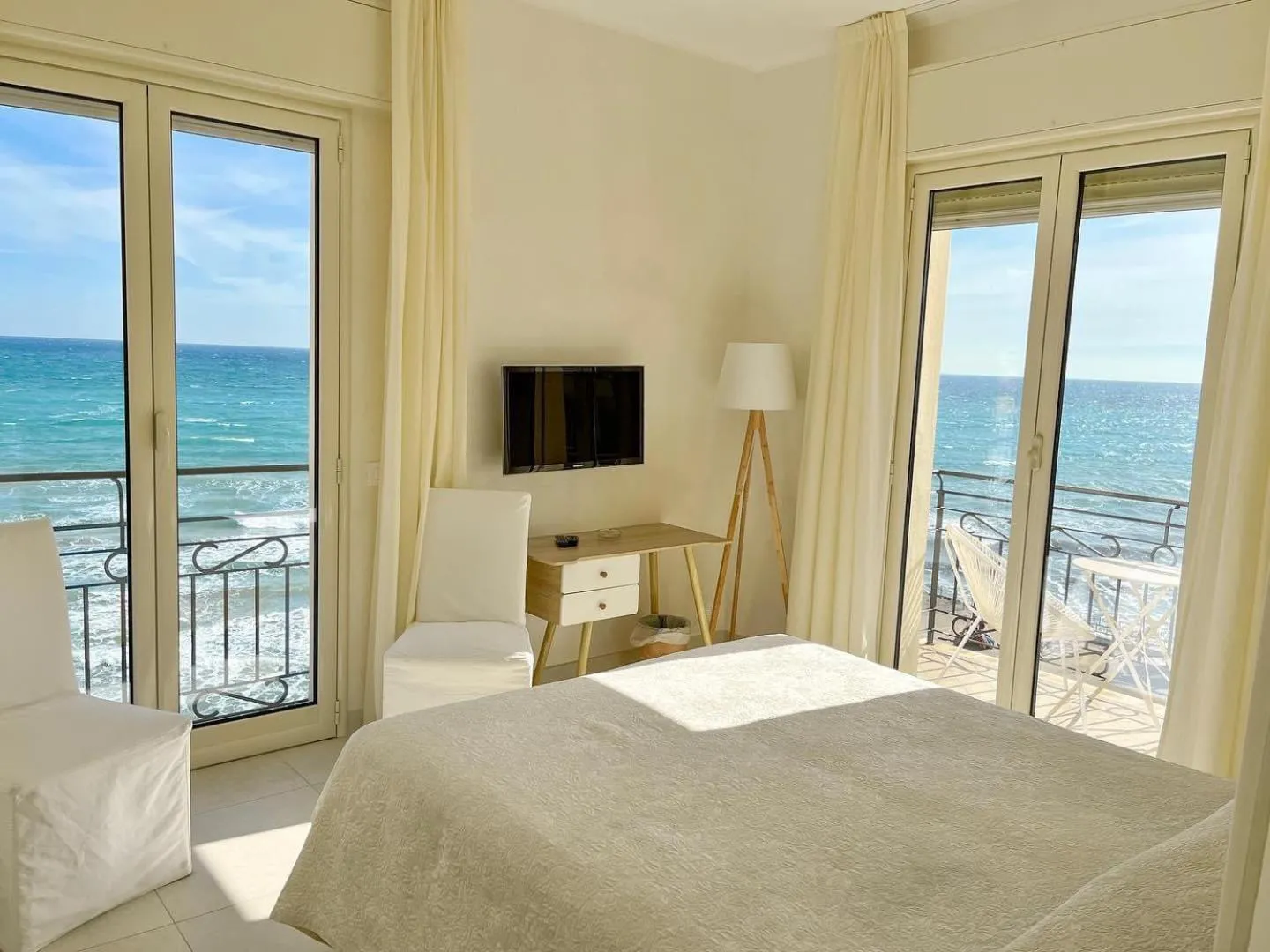 Bed in Jasmin Charme Hotel