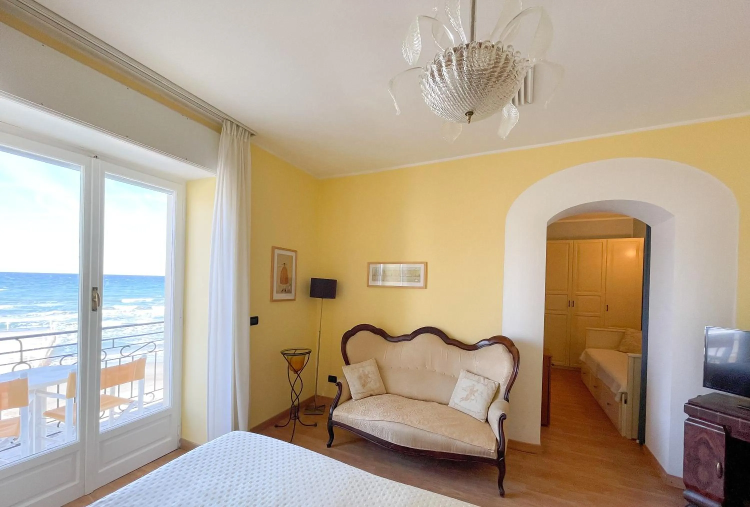 Bed in Jasmin Charme Hotel