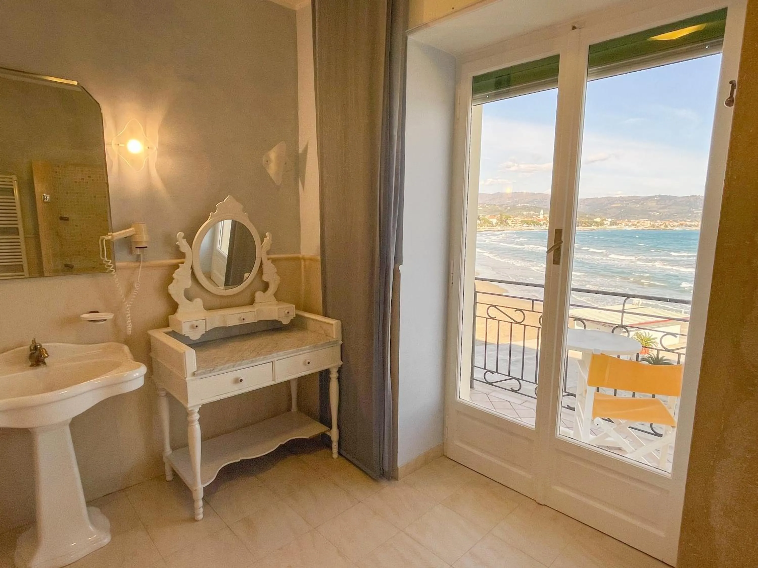 Jasmin Charme Hotel