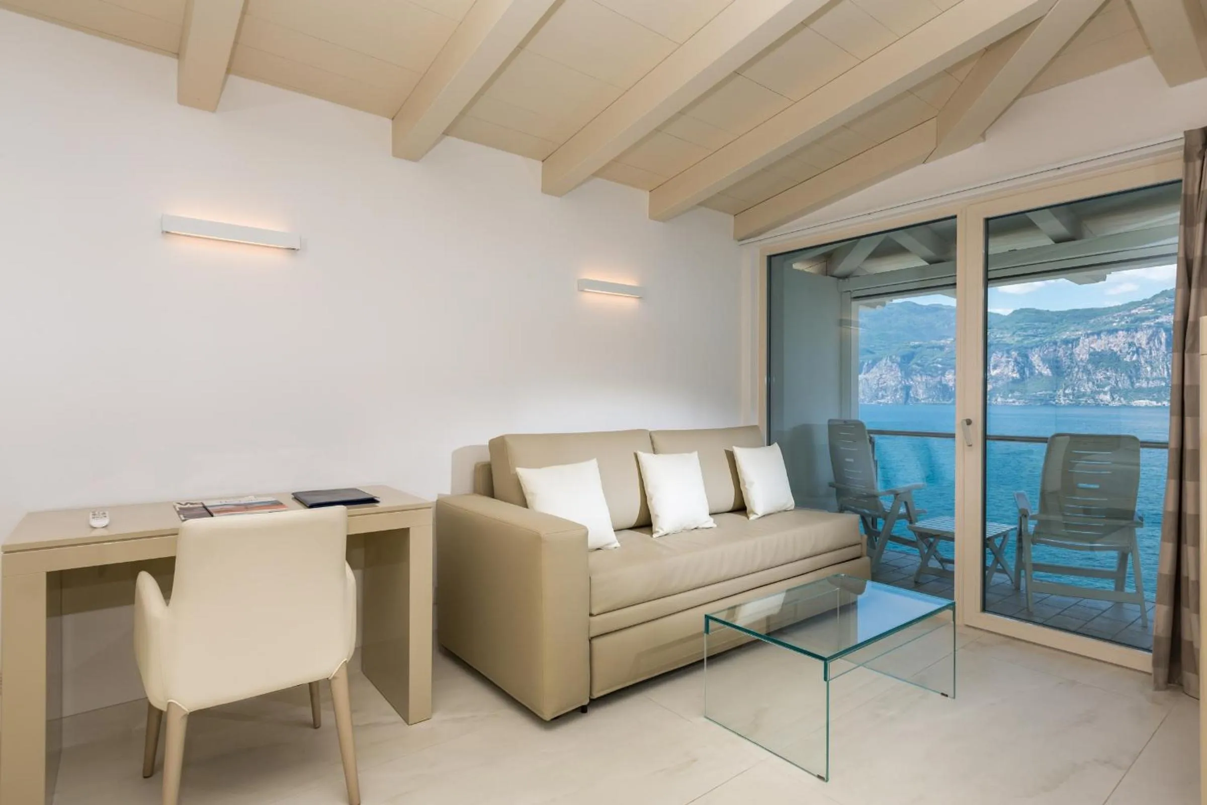 Photo of the whole room in Hotel Vega