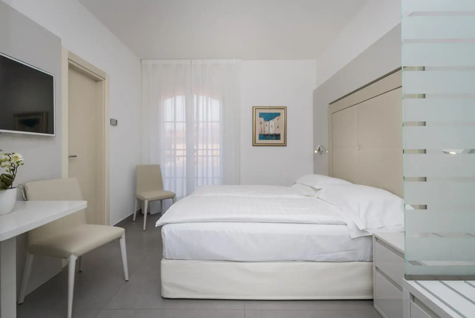 Double or Twin Room with Partial Lake View in Hotel Vega Double or Twin Room with Partial Lake View in Hotel Vega