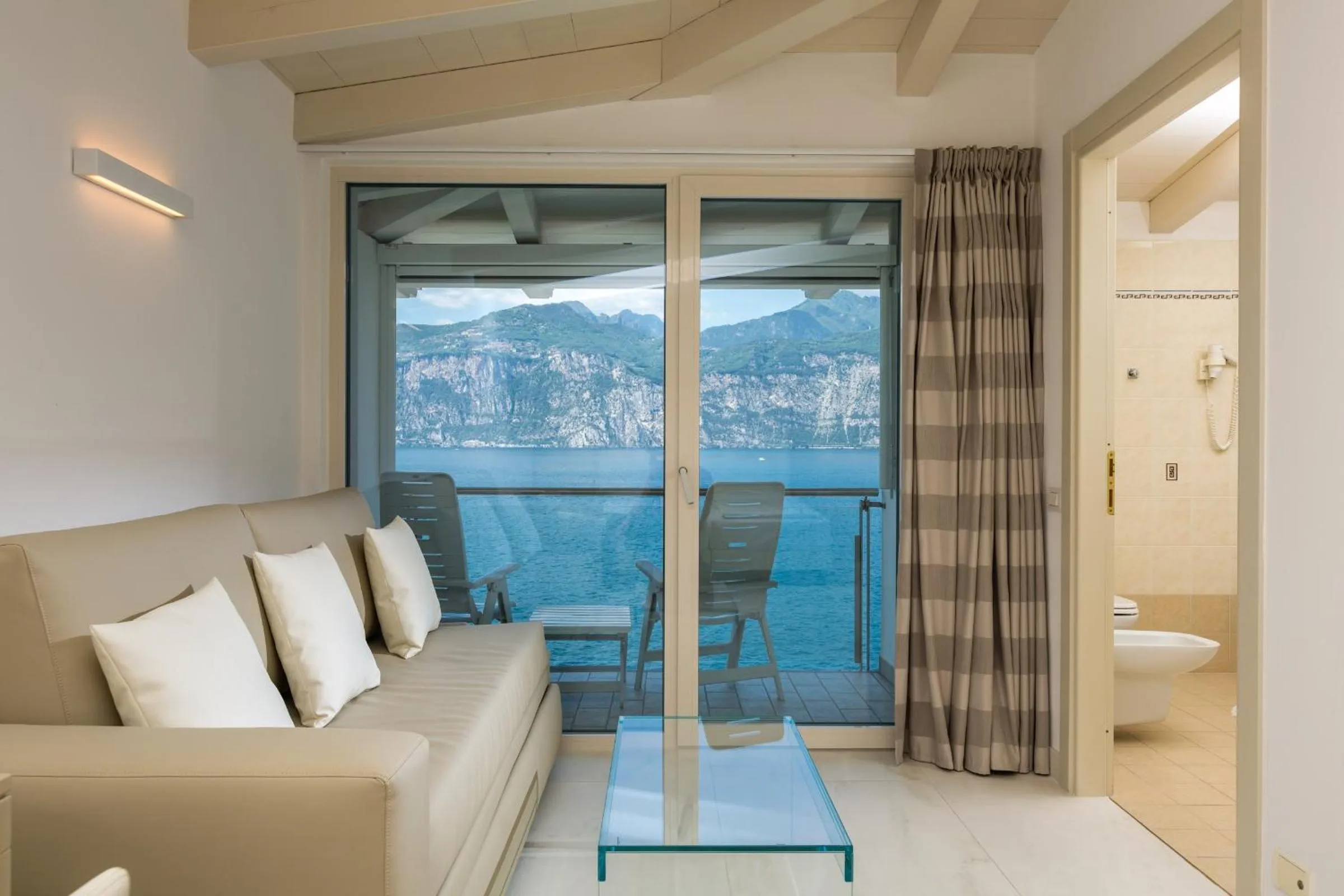 Seating area in Hotel Vega