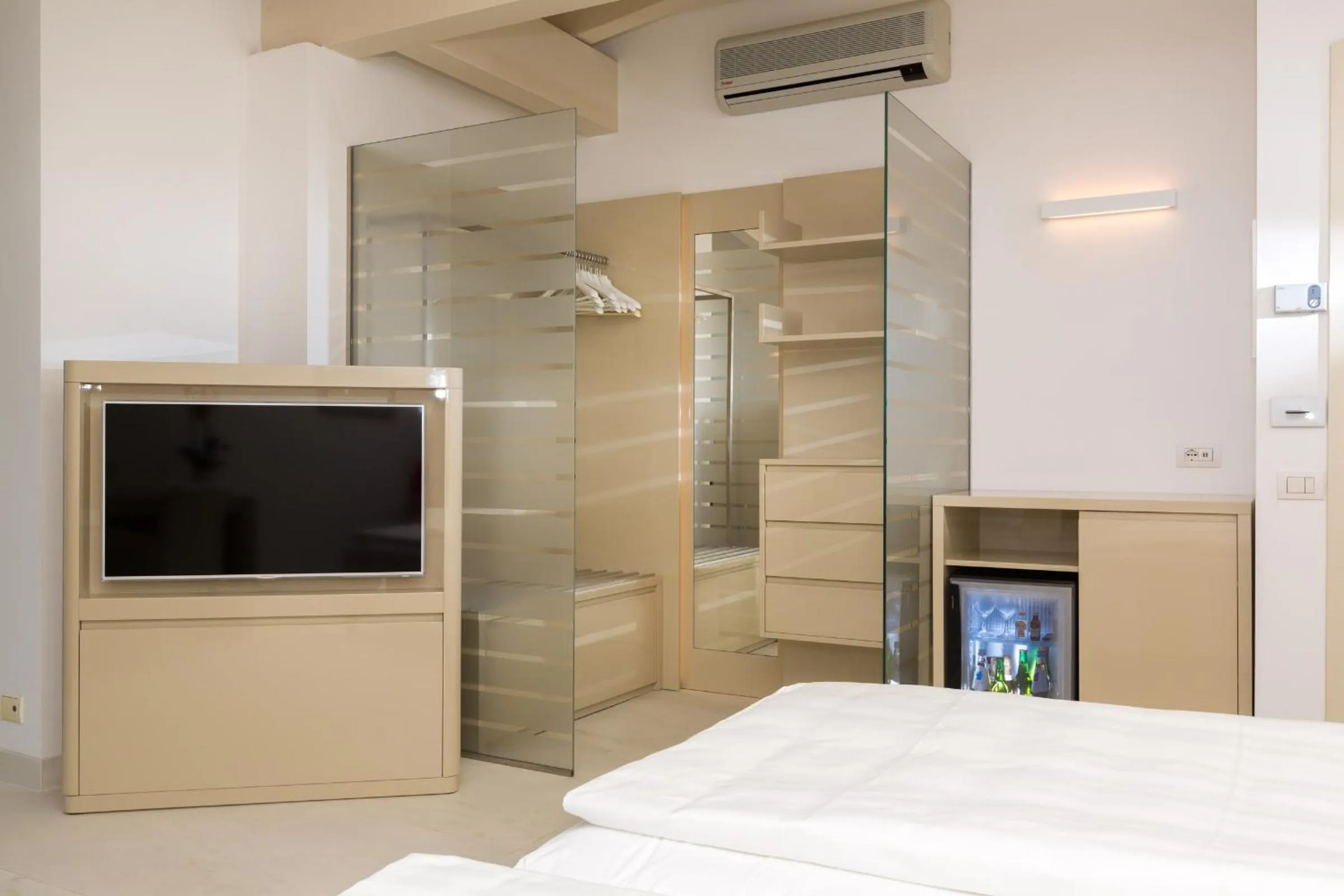 TV and multimedia, Bed in Hotel Vega