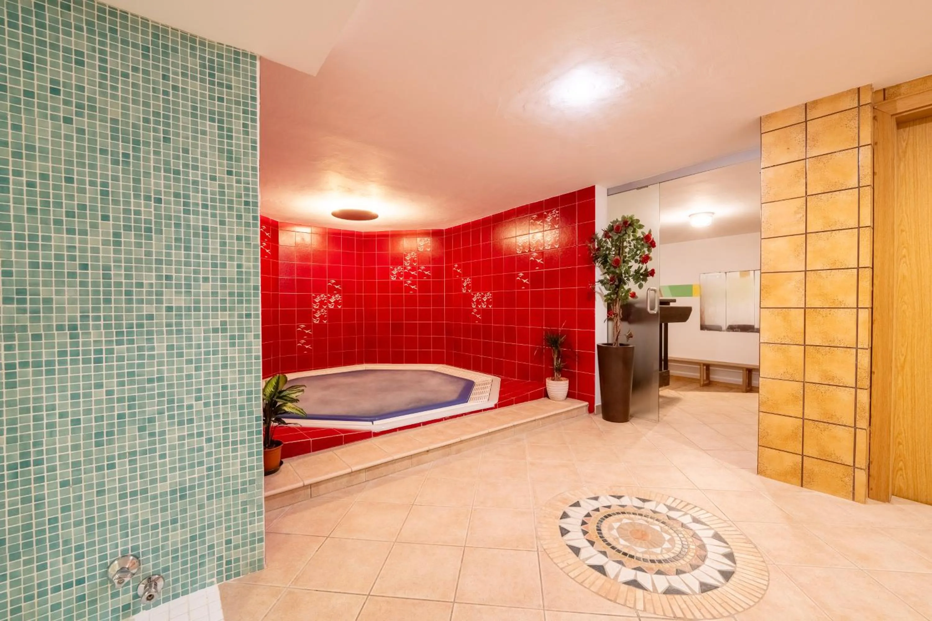 Hot Tub in Hotel Dolomites Inn