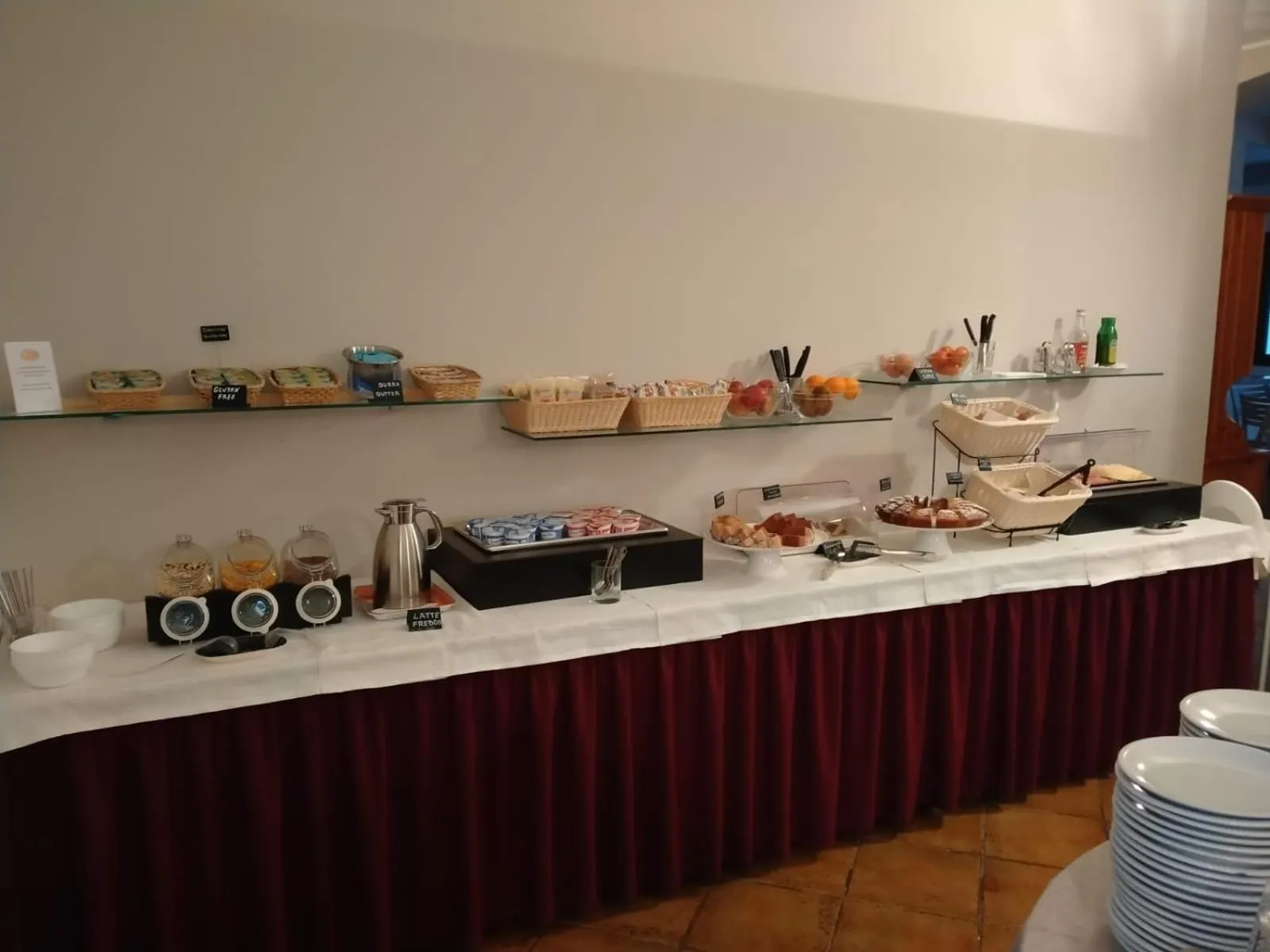 Buffet breakfast in Hotel Magnolia