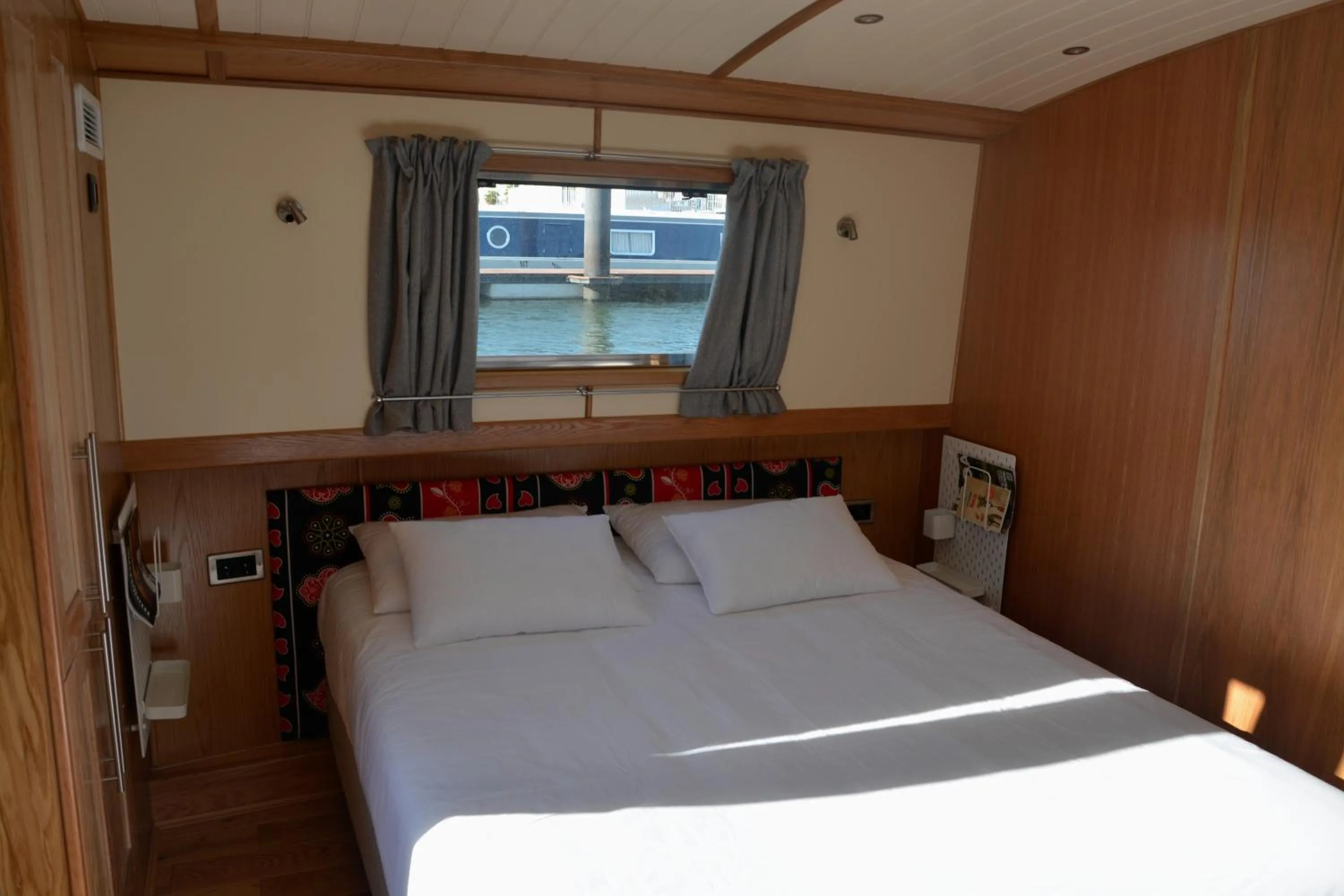 Bed in Tagus Marina