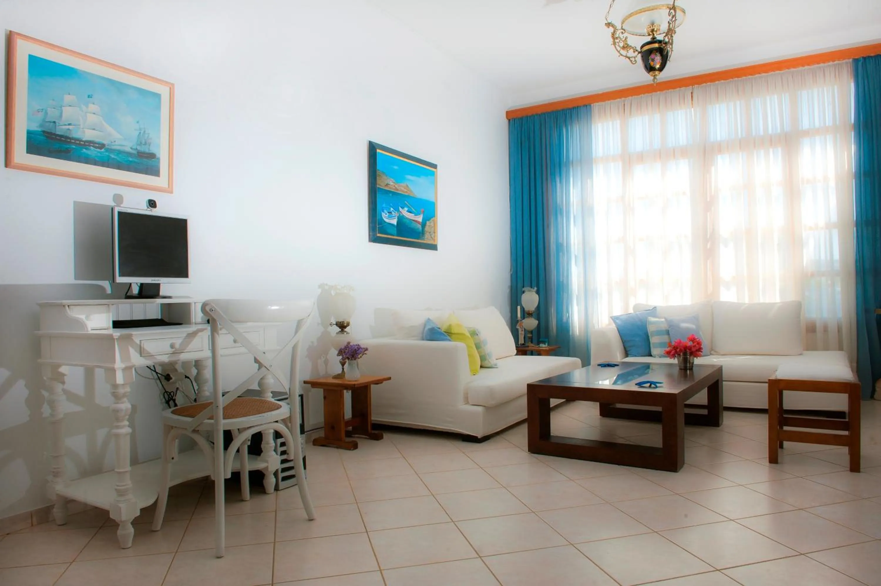 Lounge or bar in Hotel Charissi