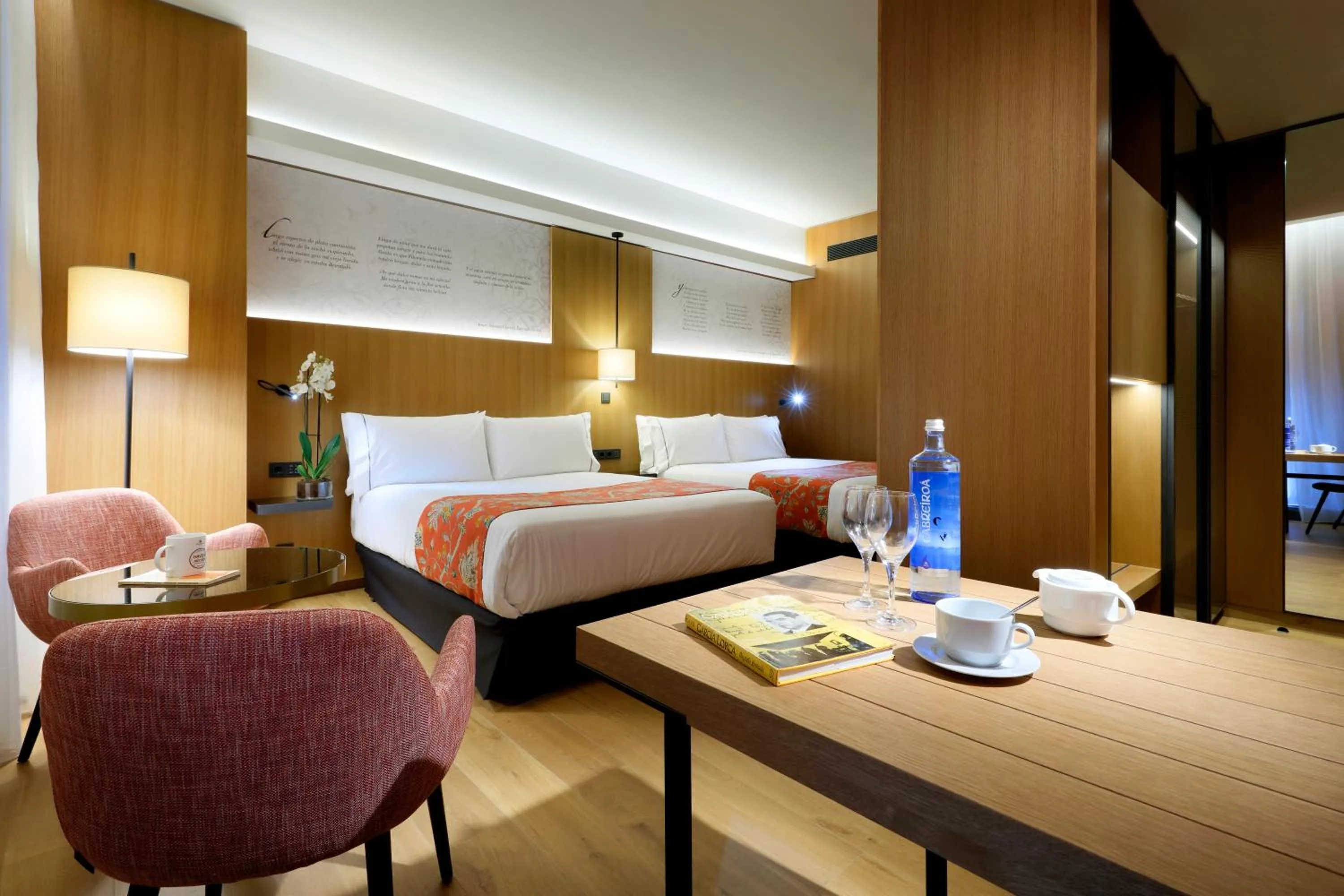 Photo of the whole room, Bed in Áurea Catedral by Eurostars Hotel Company