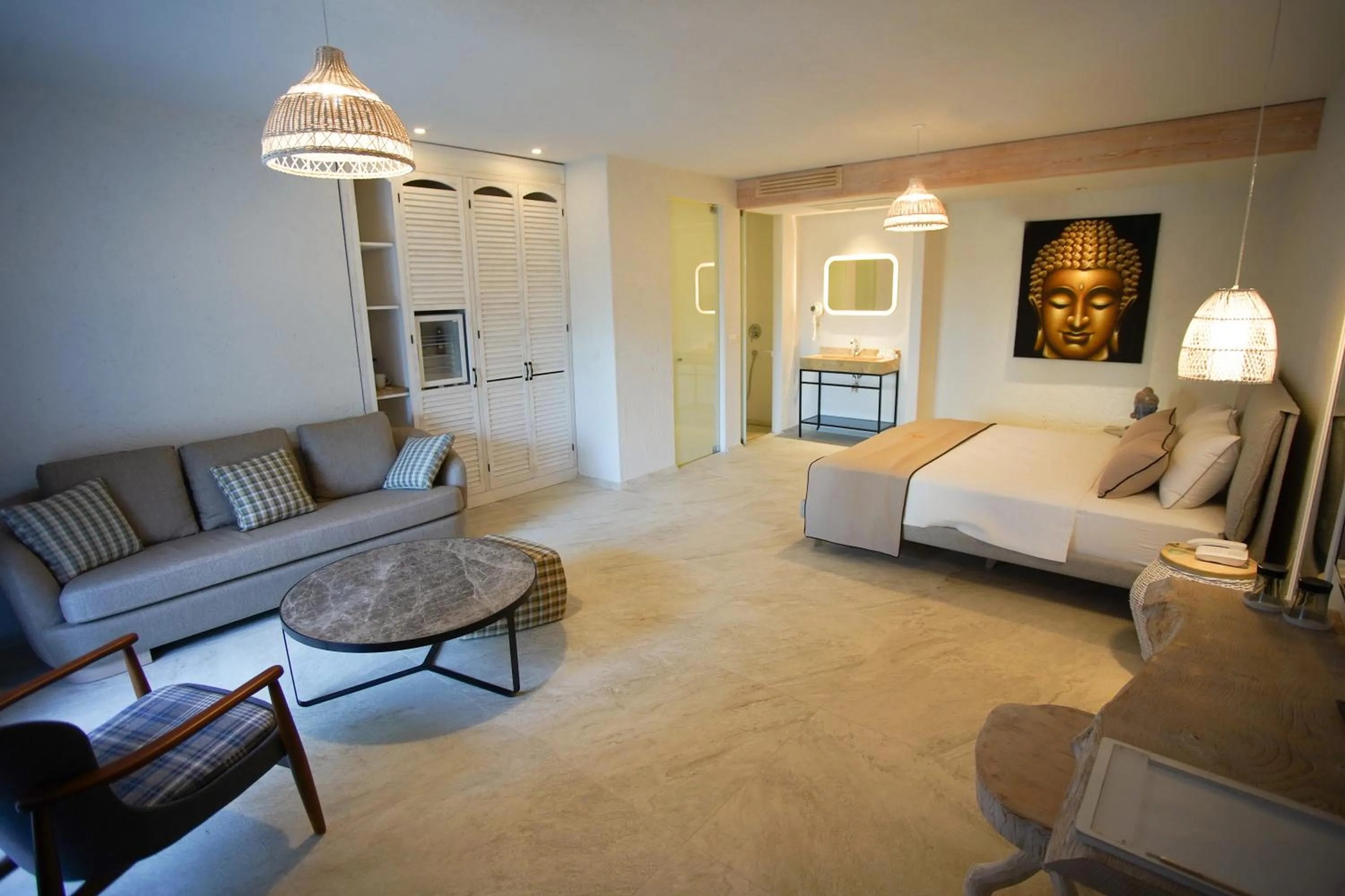 Avalon Boutique Hotel & Suites