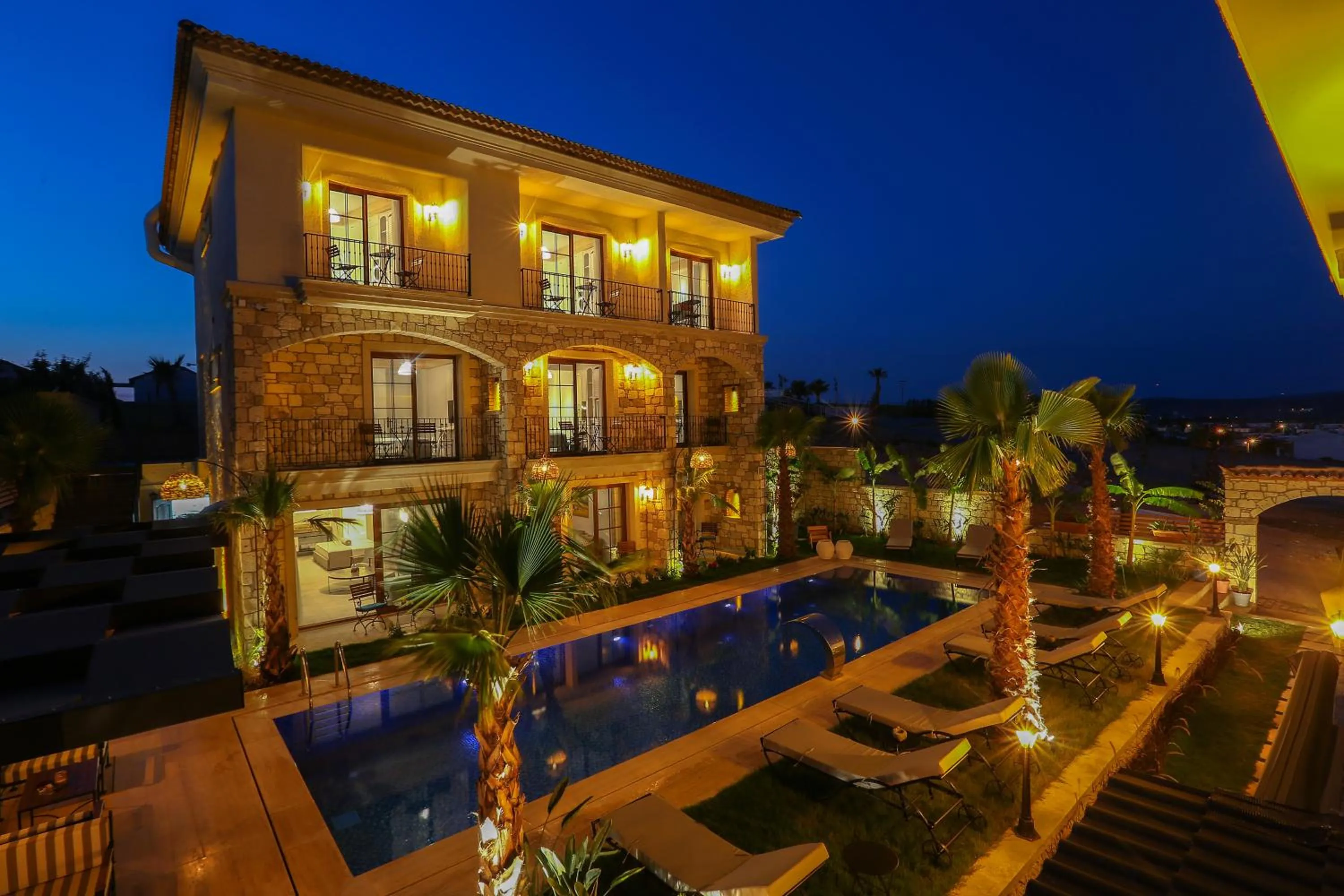 Property building in Avalon Boutique Hotel & Suites