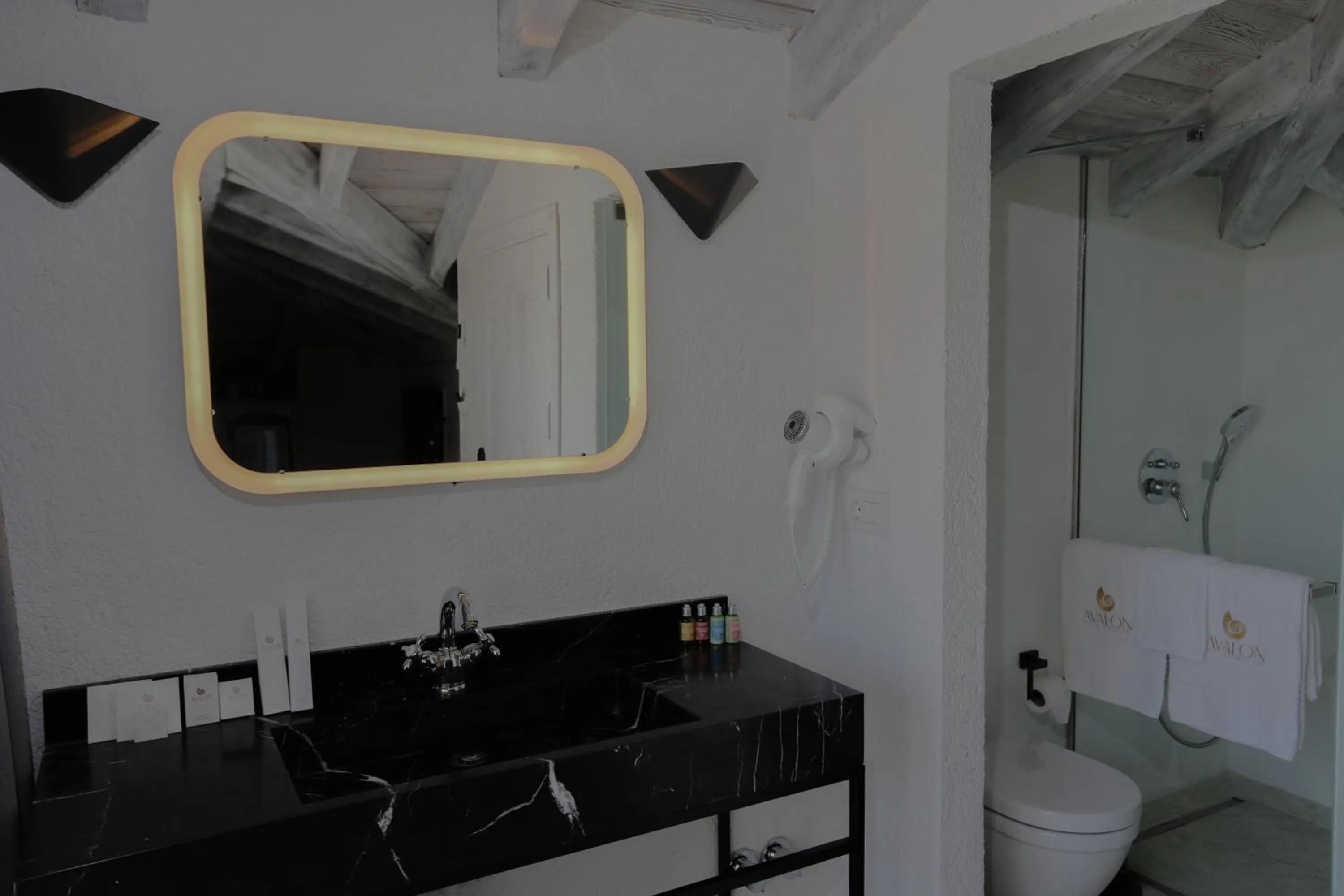 Avalon Boutique Hotel & Suites