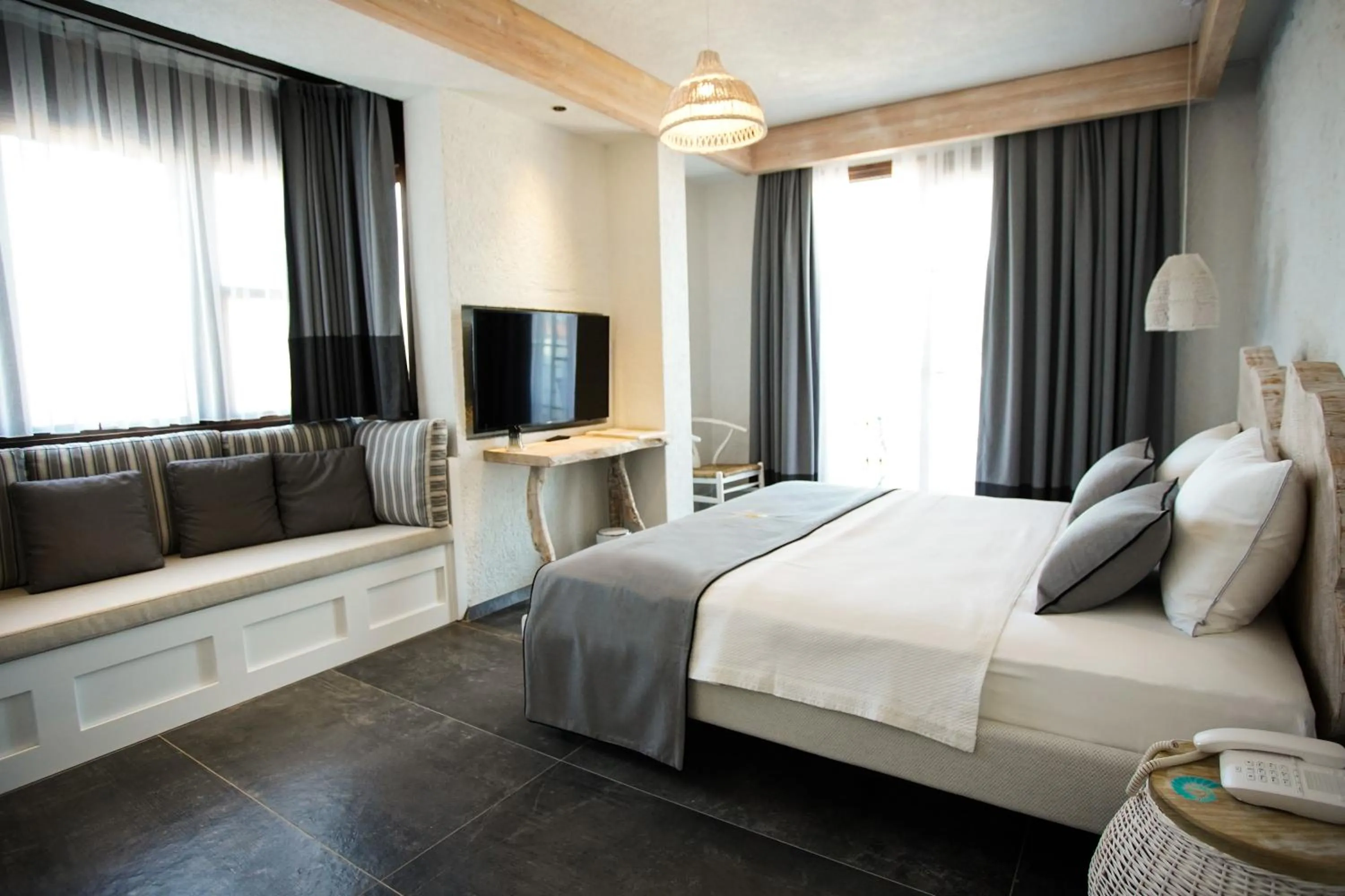 Avalon Boutique Hotel & Suites