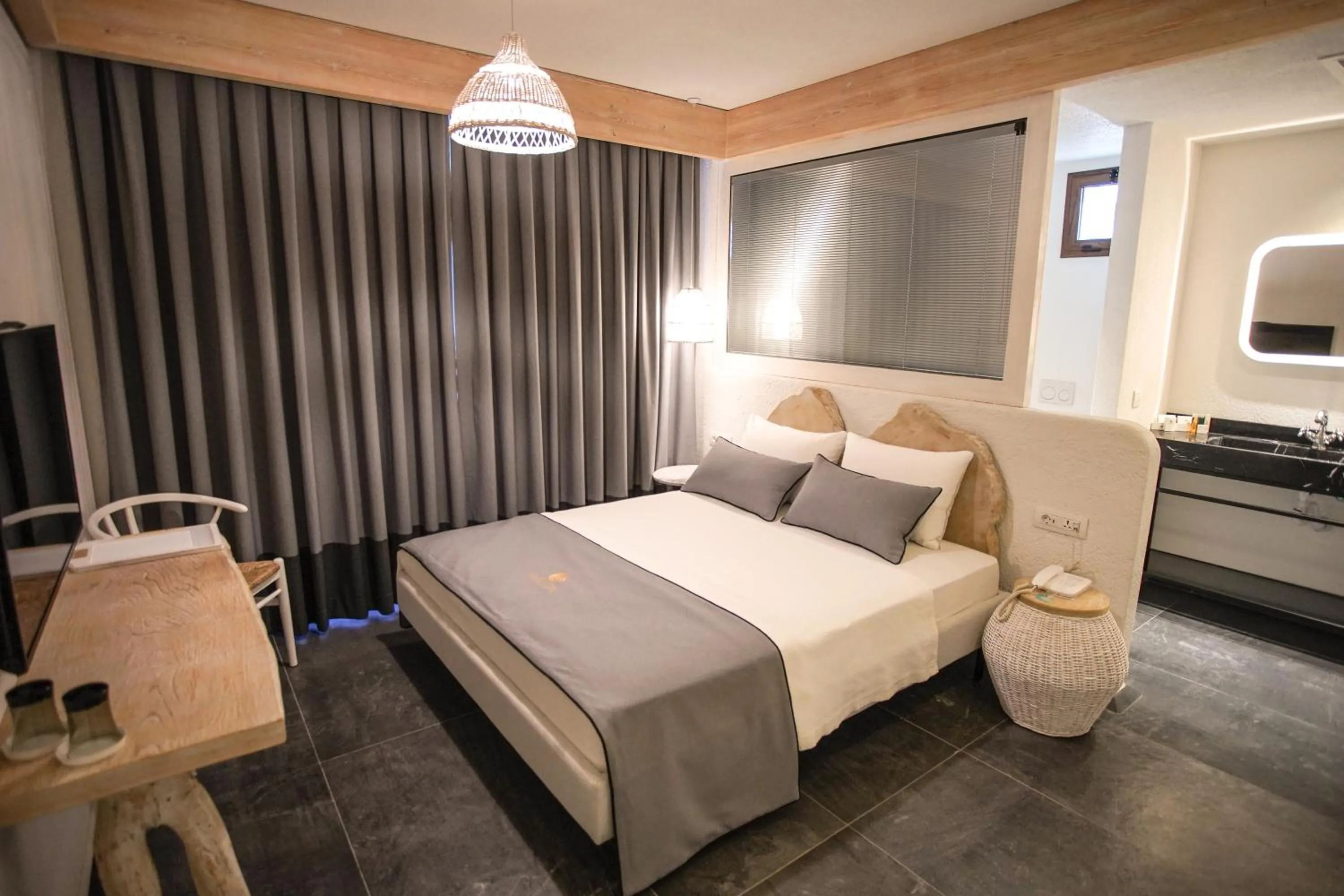 Avalon Boutique Hotel & Suites