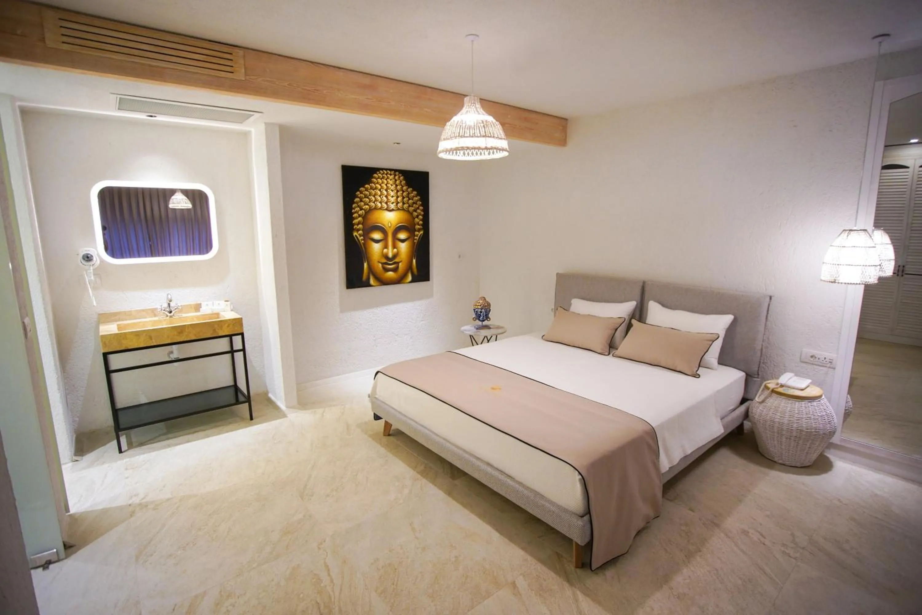 Avalon Boutique Hotel & Suites