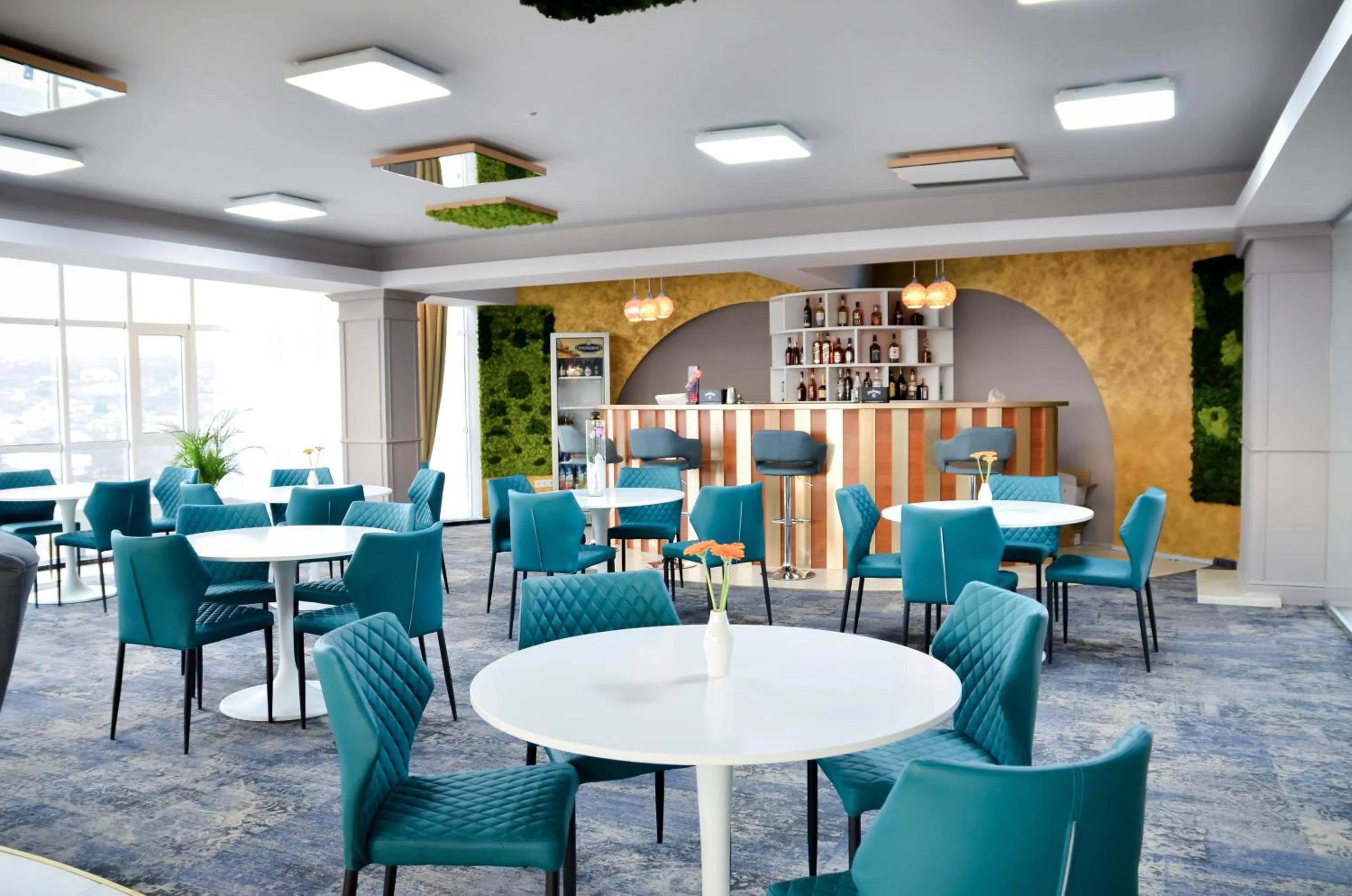 Lounge or bar in Hotel Afrodita -Valenii De Munte