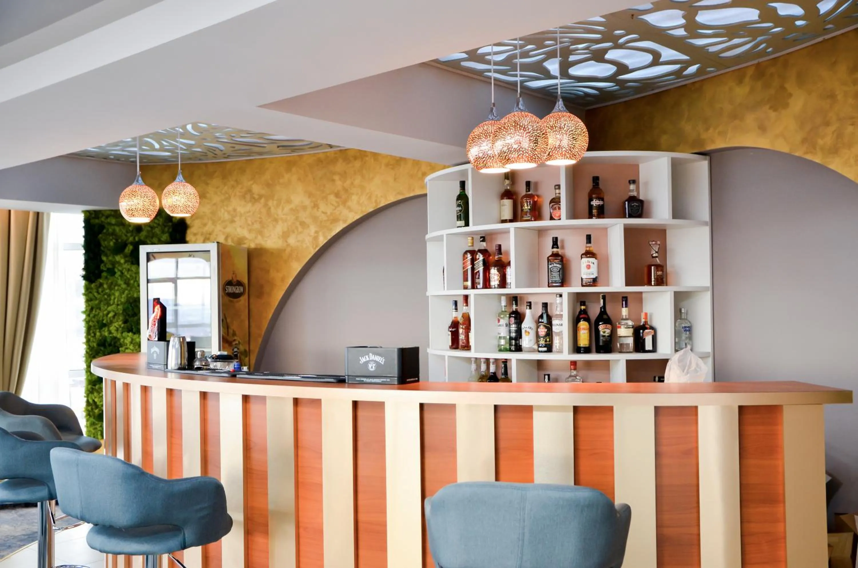 Lounge or bar in Hotel Afrodita -Valenii De Munte