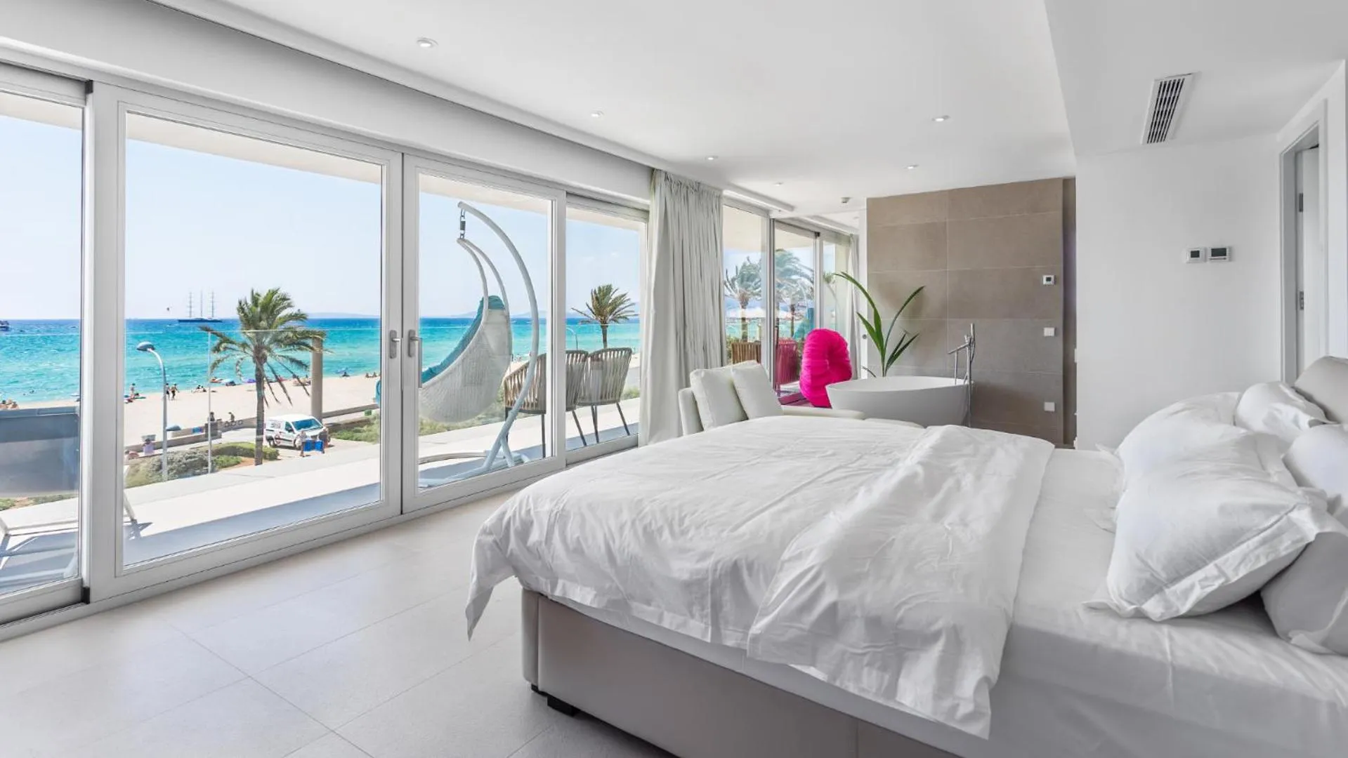 Photo of the whole room, Bed in The Hype Beachhouse