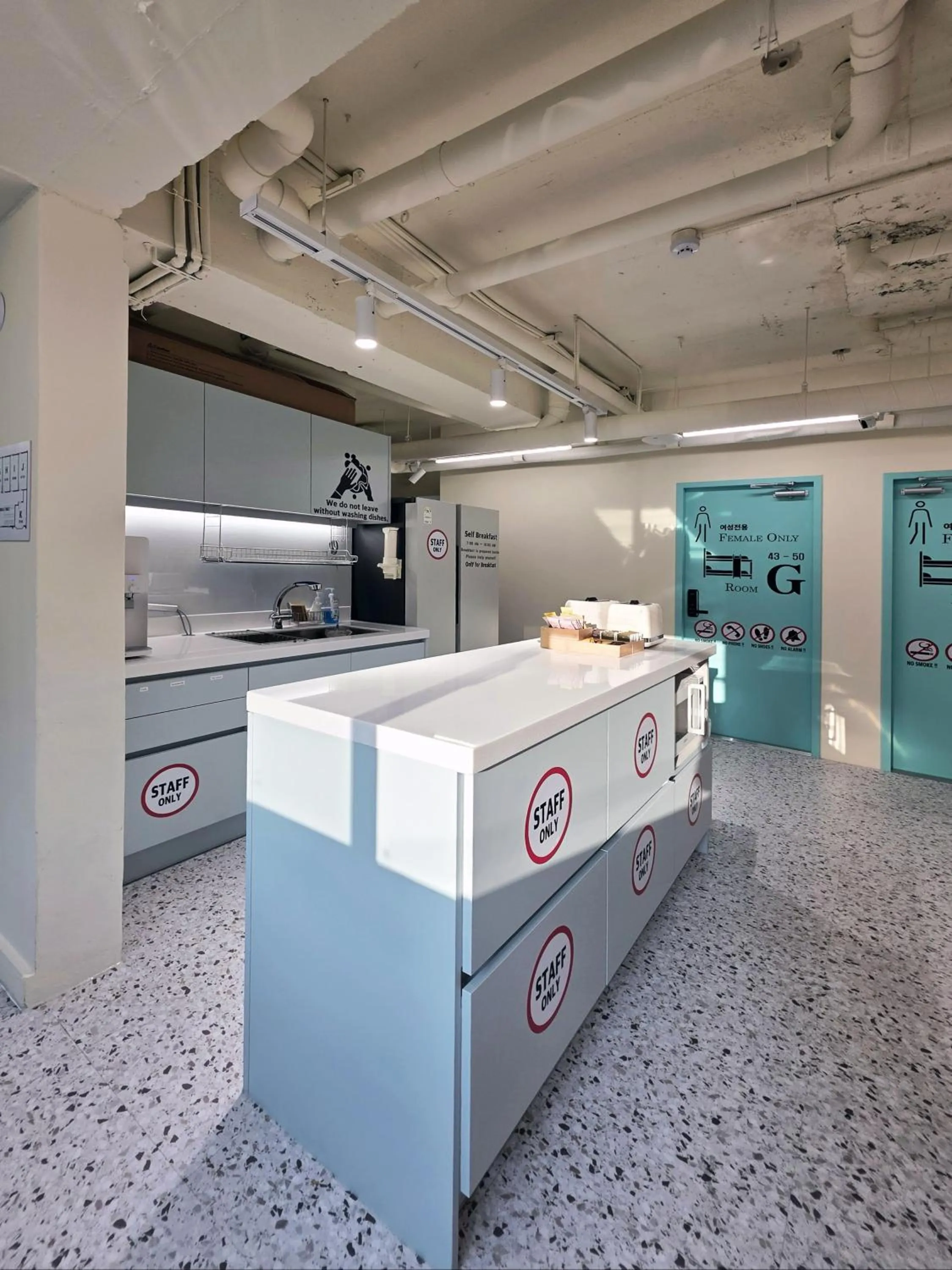 Kitchen or kitchenette in The Cube Hotel