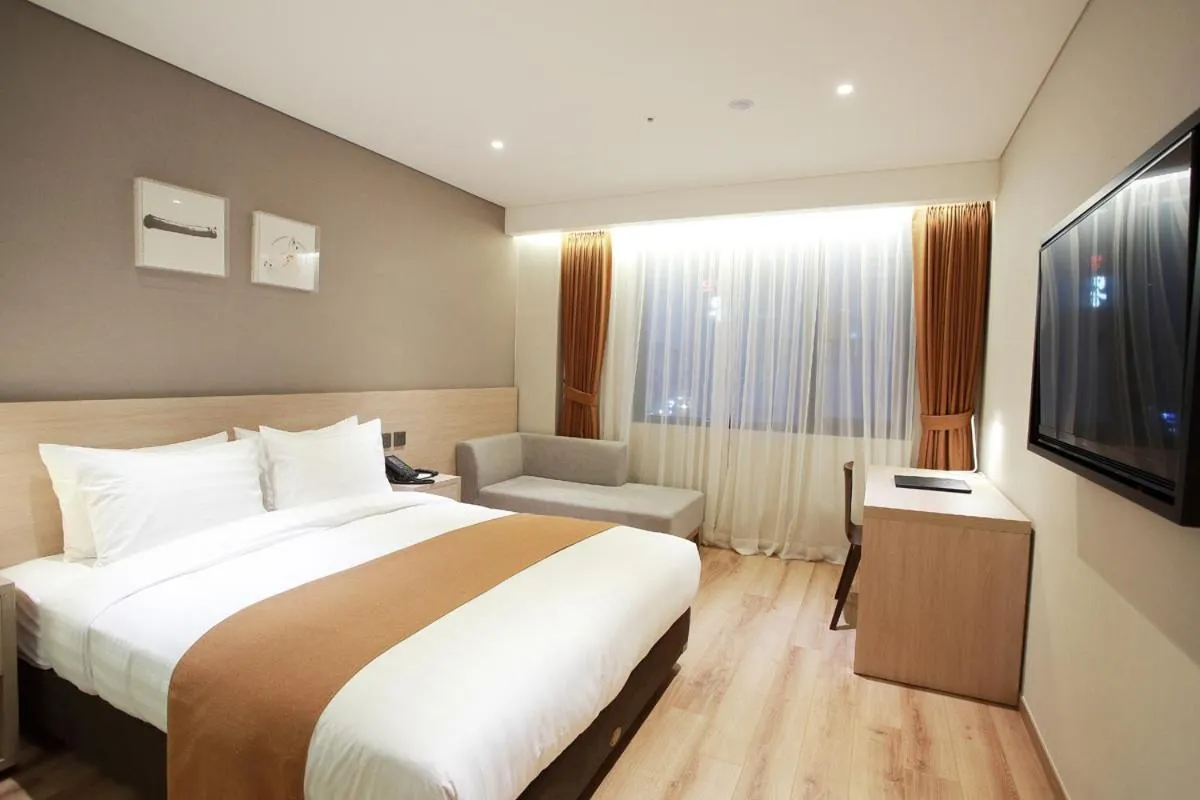 Bed in Gangneung City Hotel