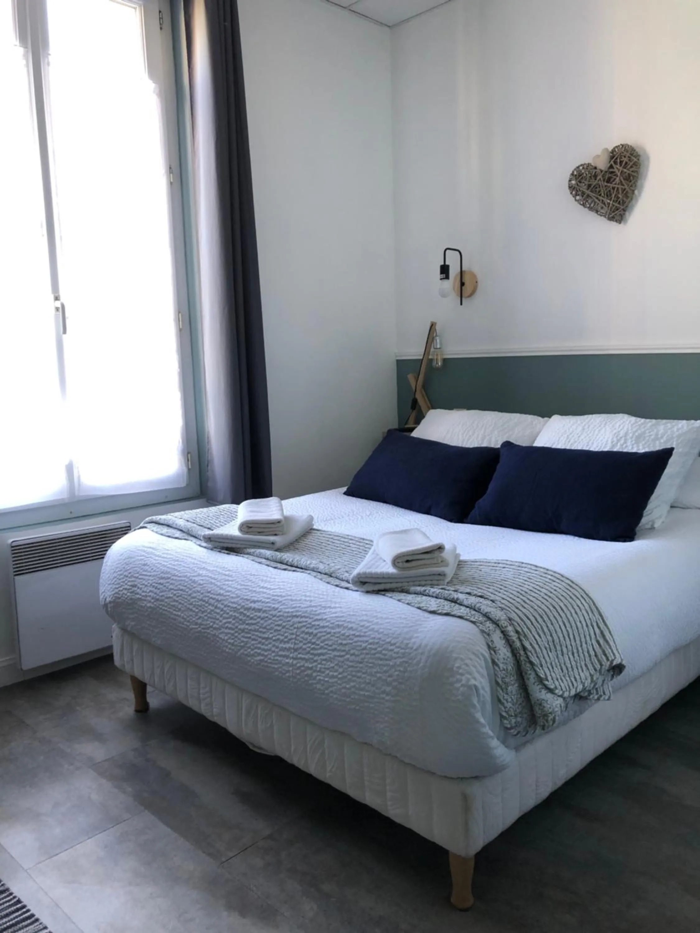 Photo of the whole room, Bed in Le Cottage