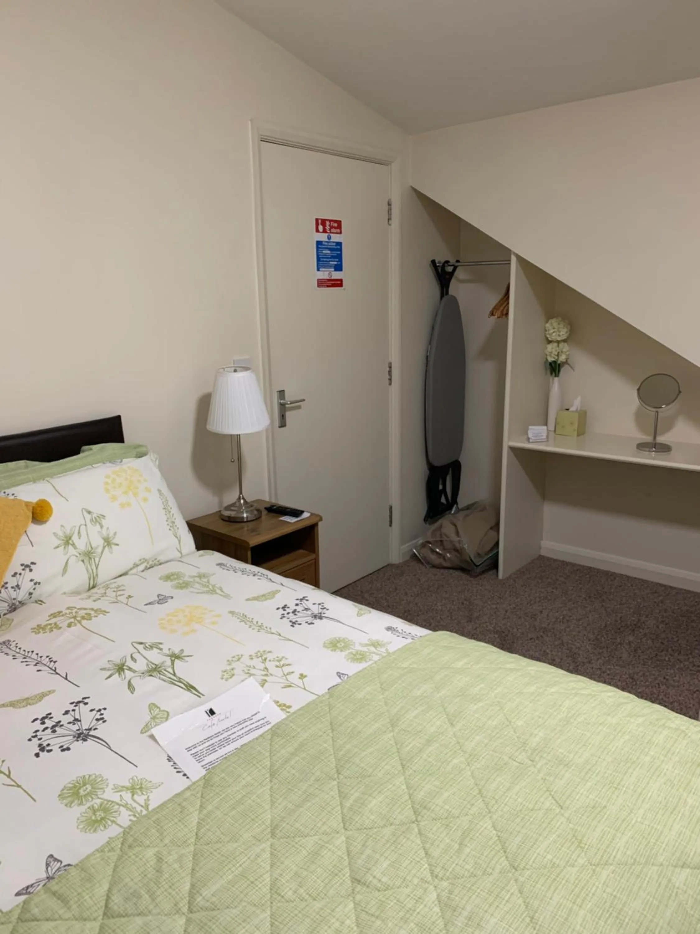 Bed in Redbeck Motel