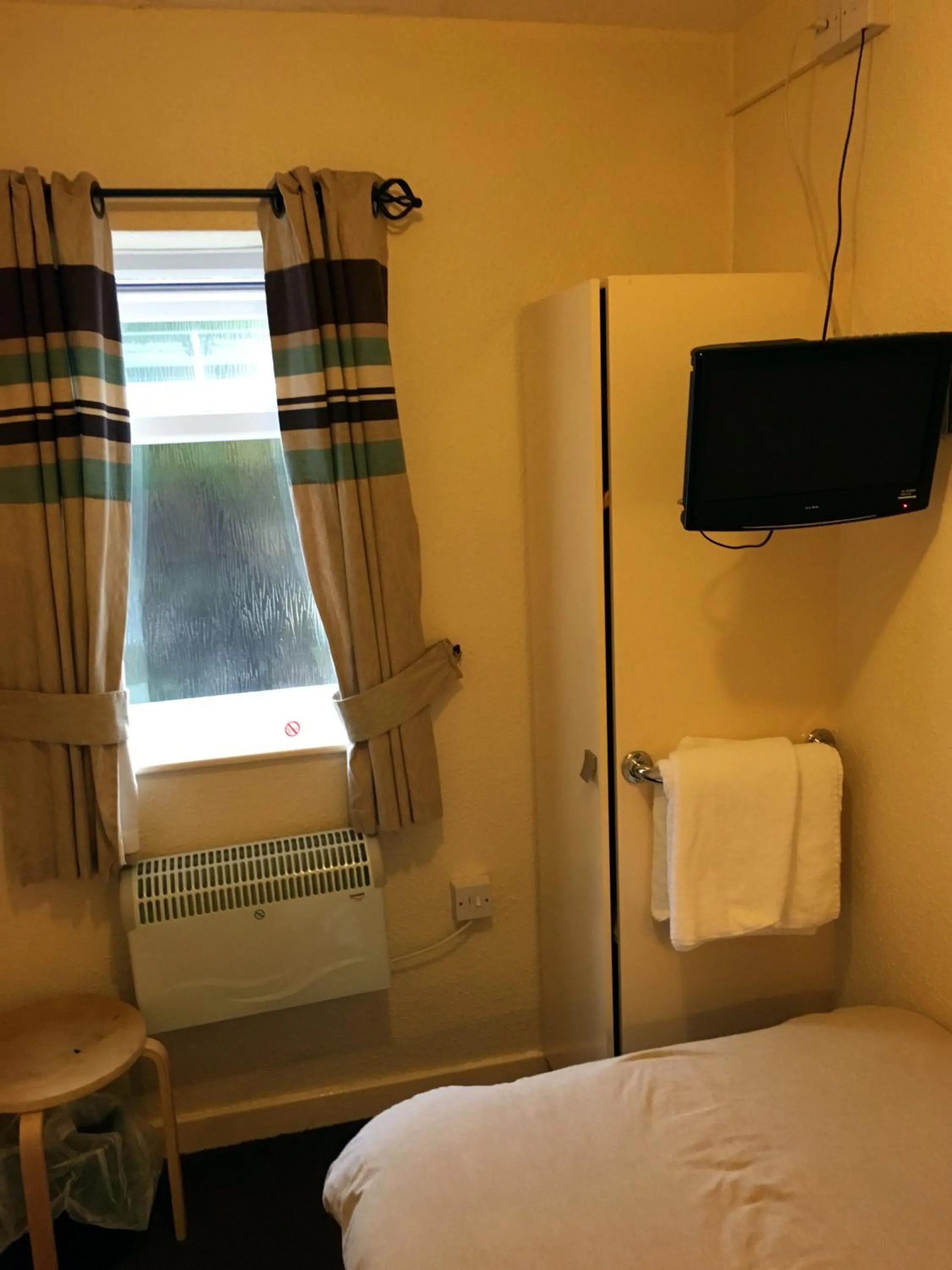 Bed in Redbeck Motel